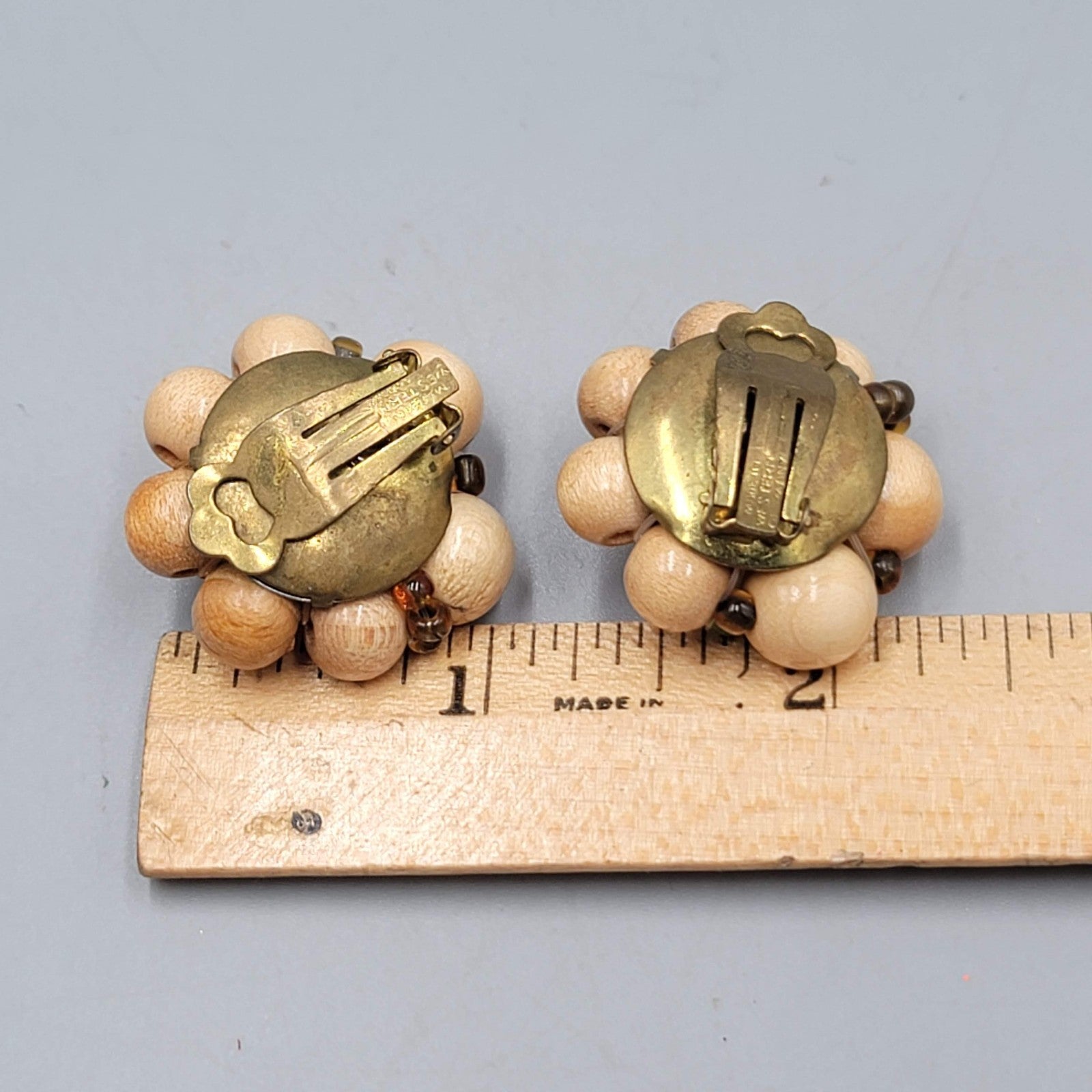 Vintage Flower Wood Cluster Bead Clip on Earrings Orange Green 1 1/8 in