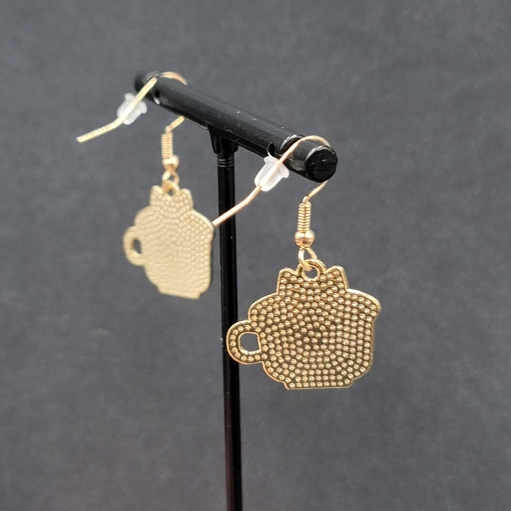 Pierced Earrings Gold tone Enamel Kitty Cat in Tea cup Dangle 3/4"