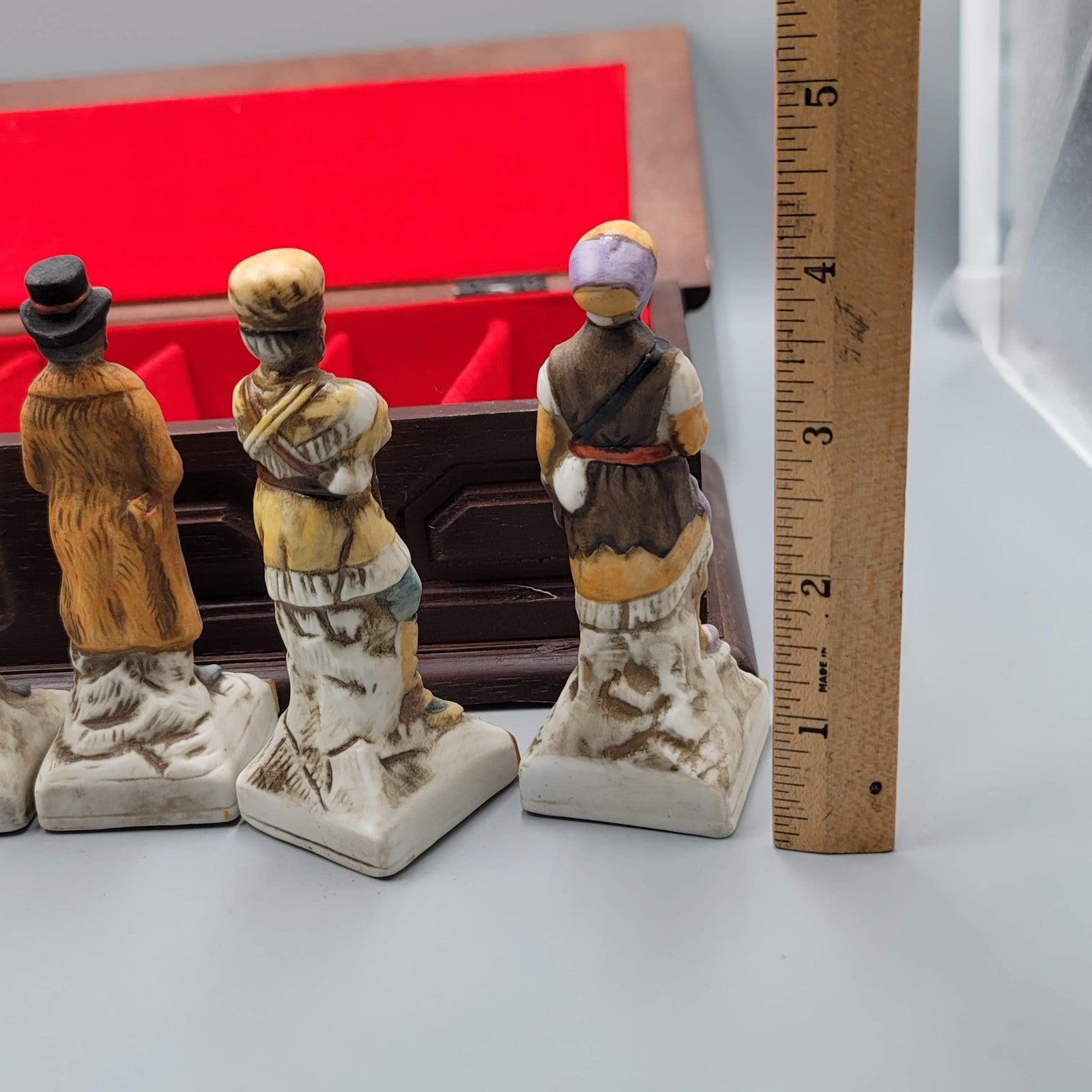 Western Masterpieces Figurines Set of 6 Cowboy Old West in Wooden Display Case
