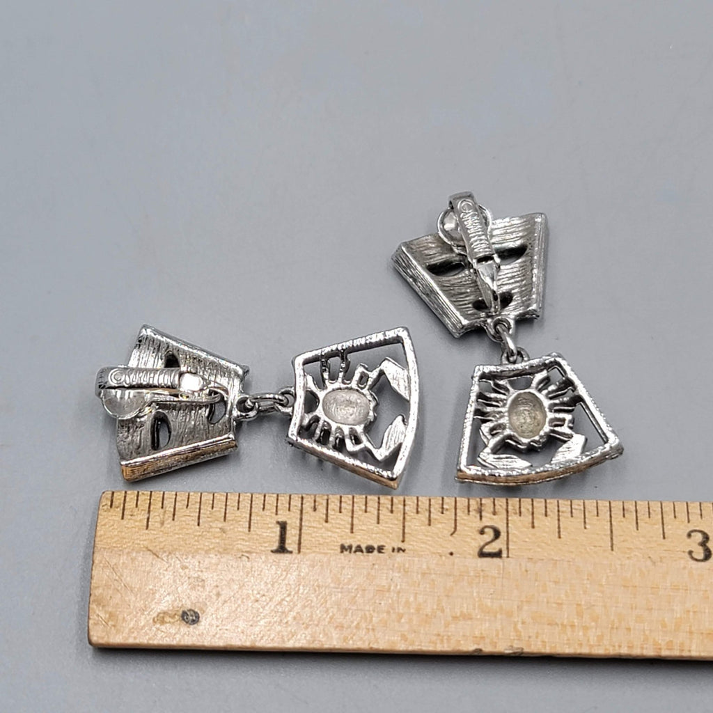 Vintage Sarah Cov Clip on Earrings Zodiac Cancer Silver toen Dangle 1.5"