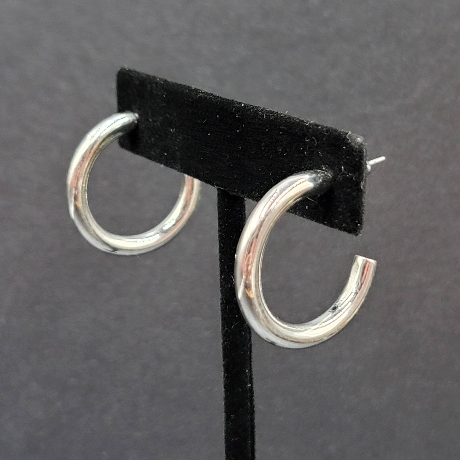 Pierced Earrings Silver tone Round Solid Hoops 1"
