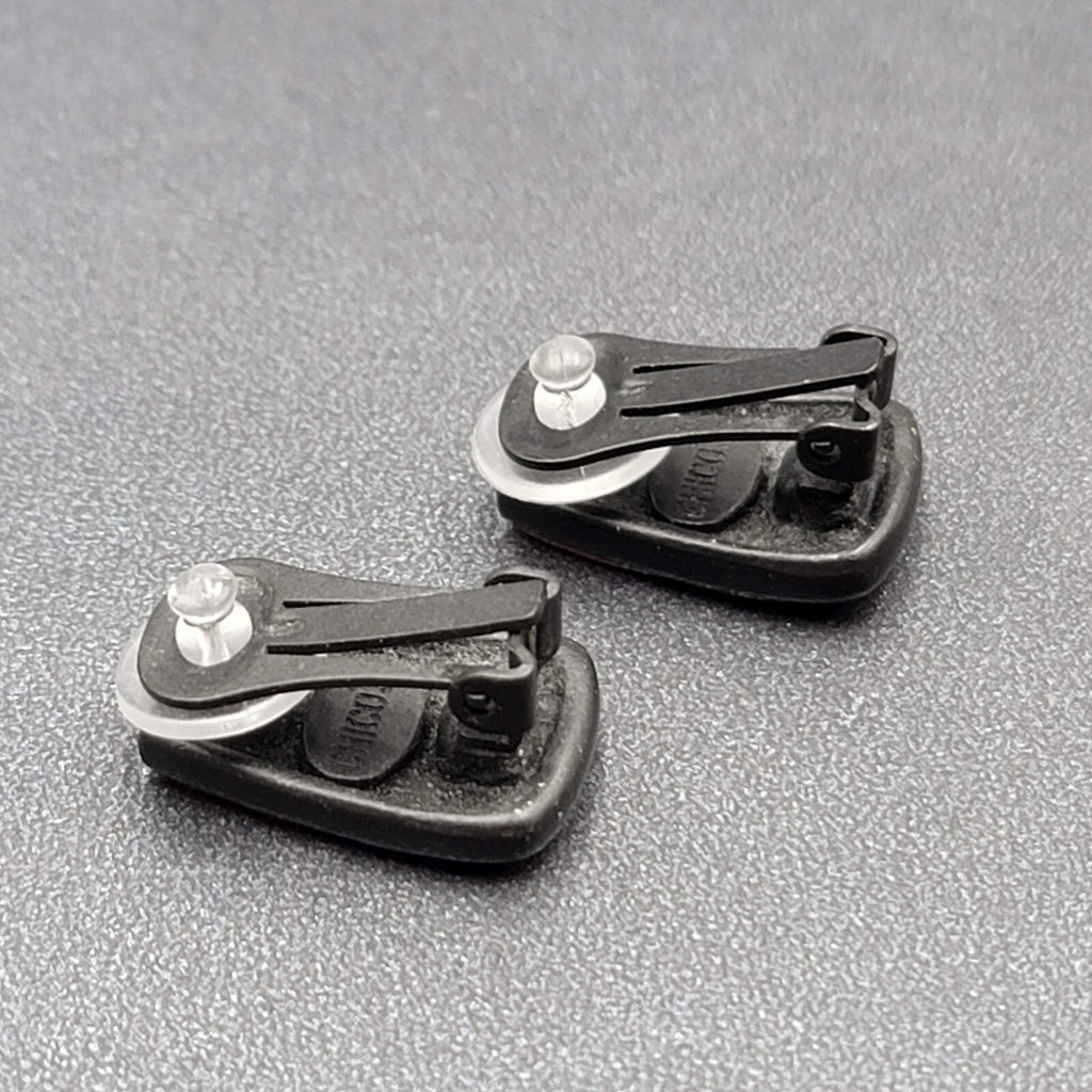 Chicos Clip on Earrings Red Black Enamel Studs 3/4"