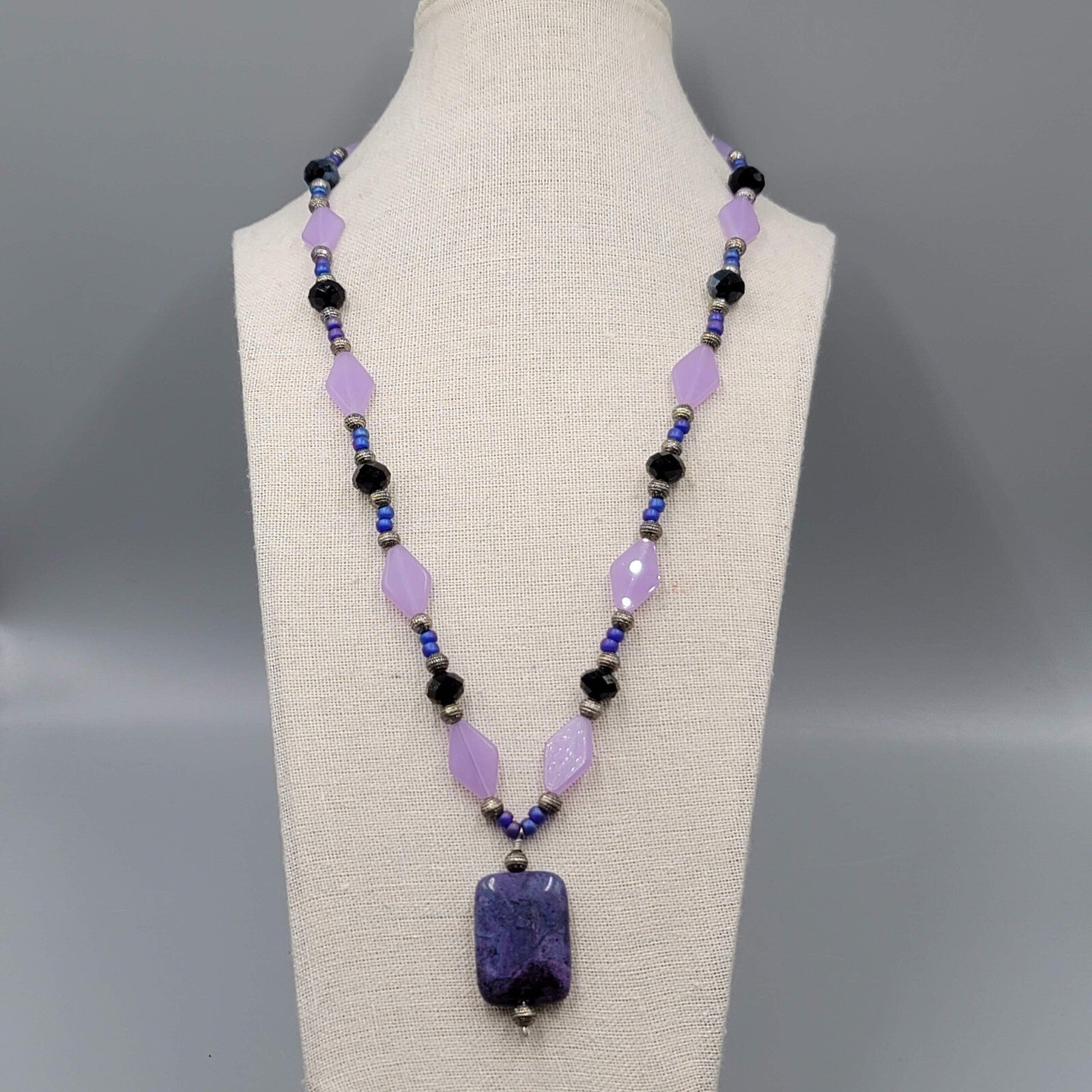 Purple Bead Pendant NecklaceSilver tone Black Beads  22"