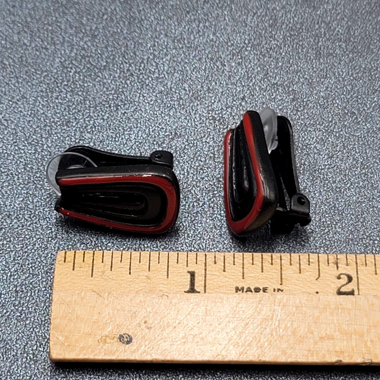 Chicos Clip on Earrings Red Black Enamel Studs 3/4"
