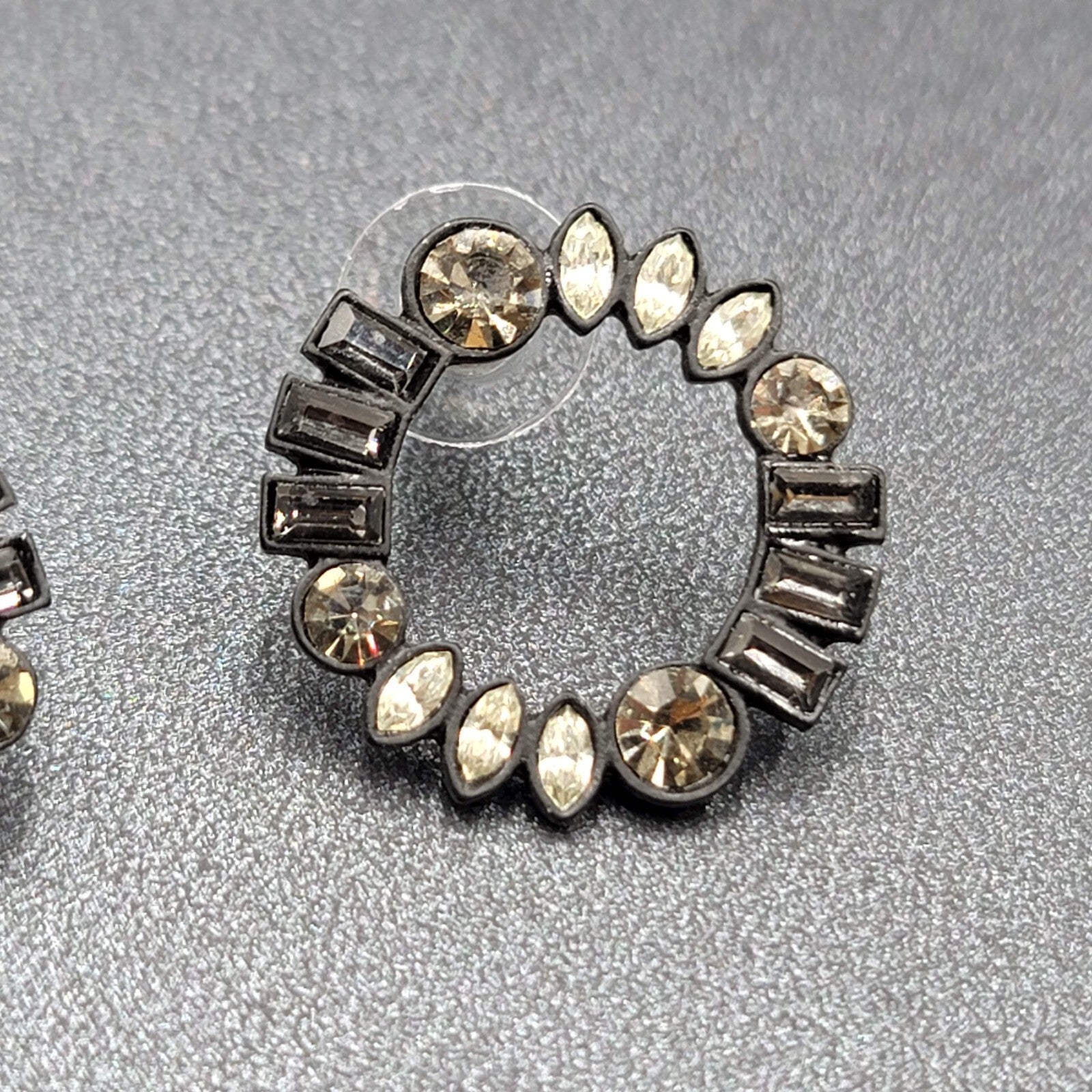 Pierced Earrings Black Circle Clear Gray Rhinestone Wreath 7/8"