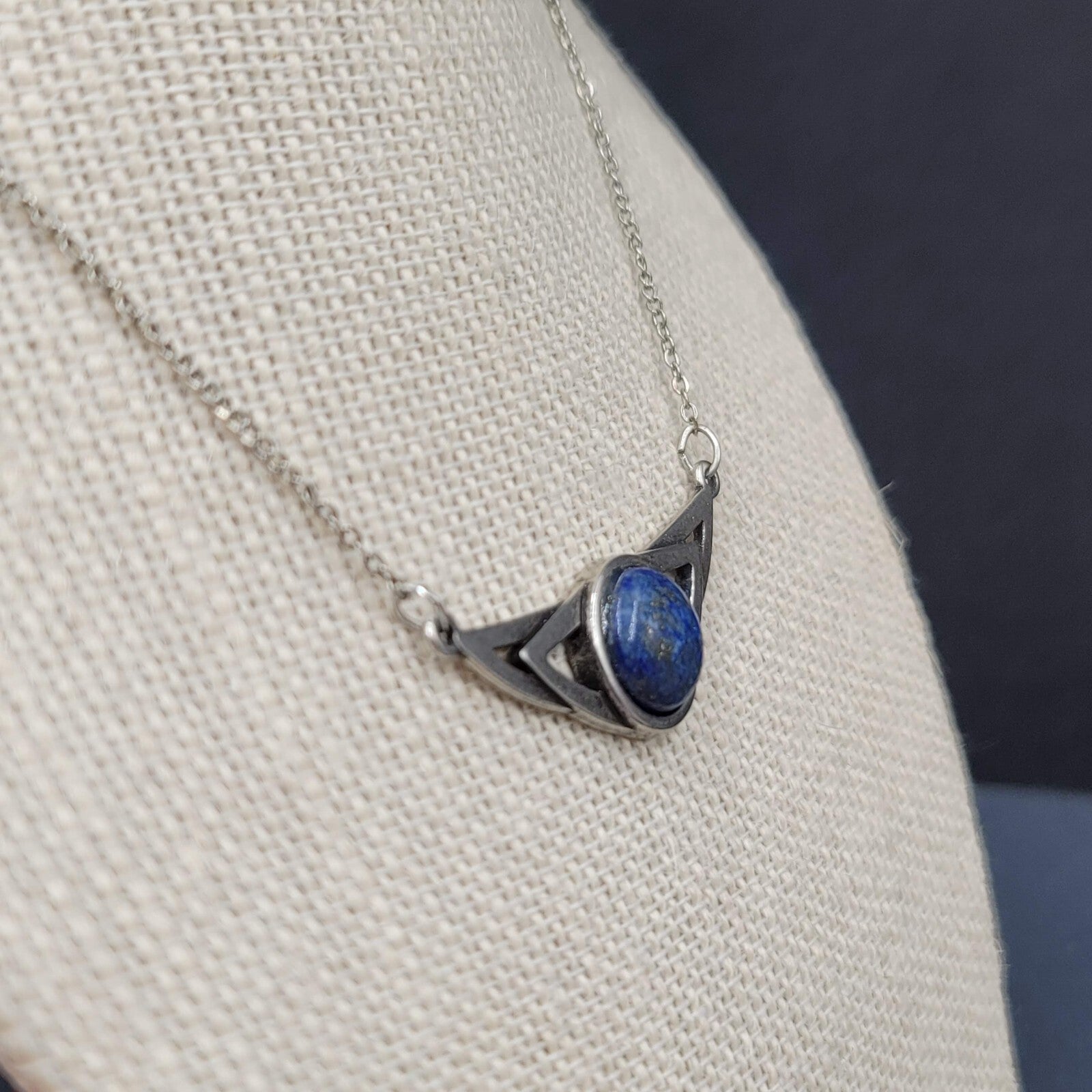 American Eagle AEO Necklace Blue Stone Pendant Chain Silver tone 17"-18.5"