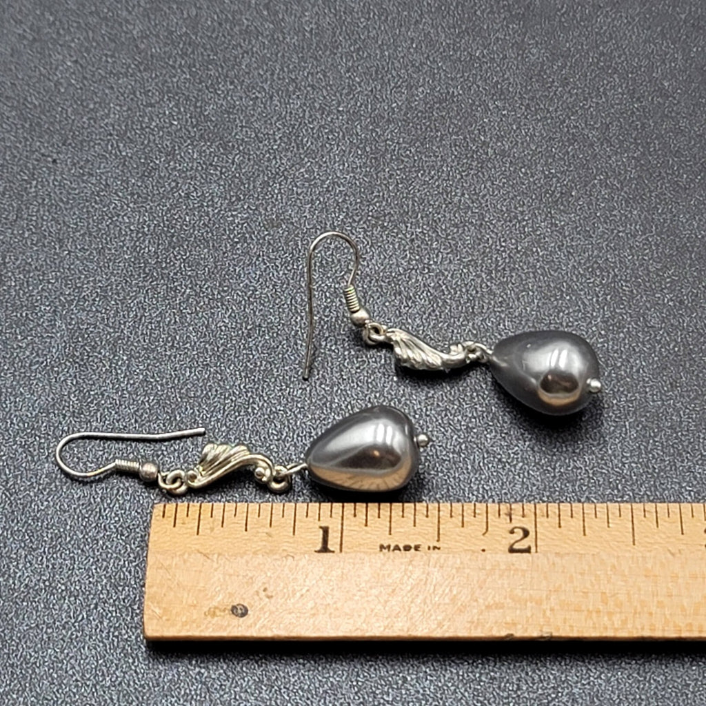 Pierced Earrings Silver tone Pearl Finish Gray Teardrop Bead Dangle 1.5"