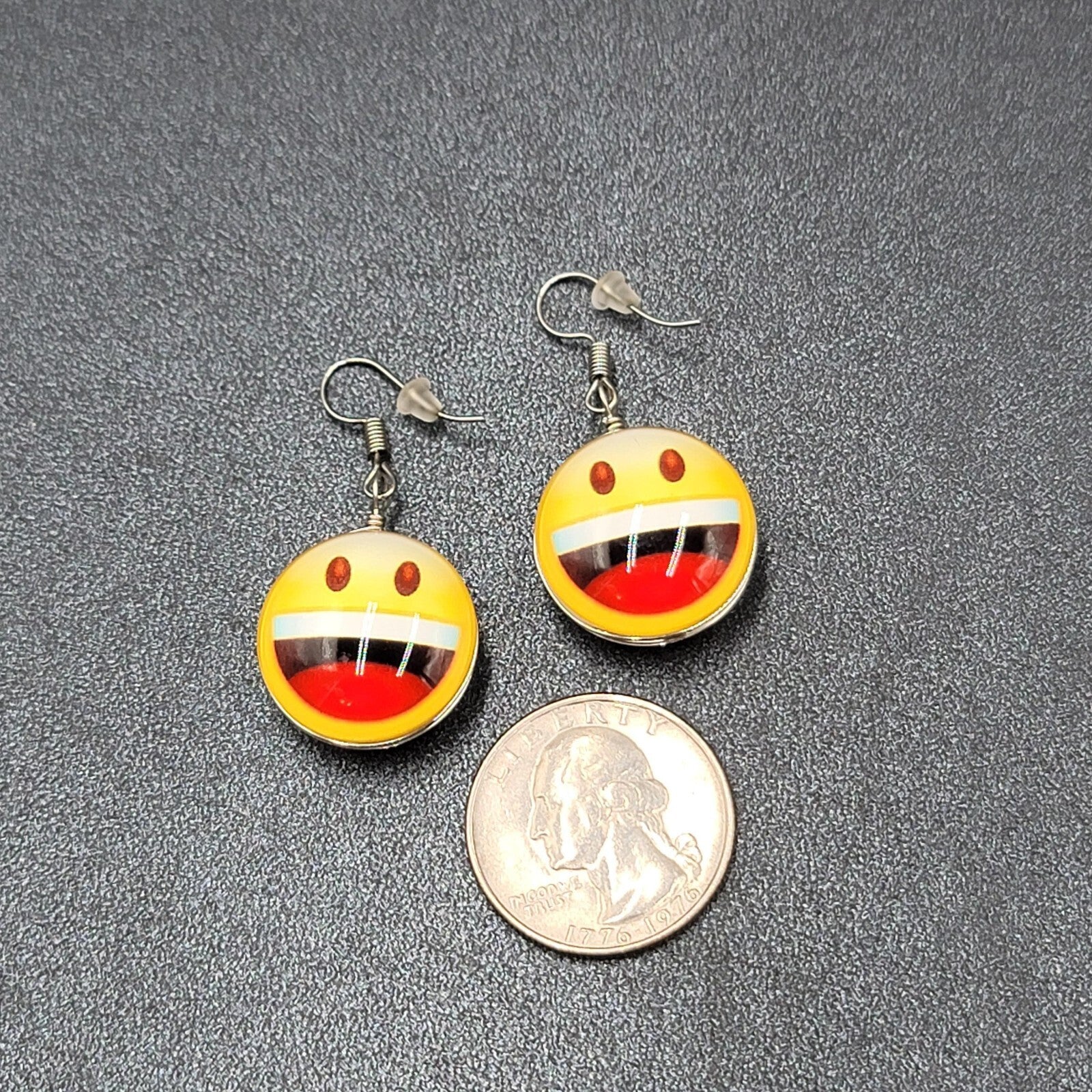 Pierced Earrings Glass Happy Face Emoji Dangle 1"