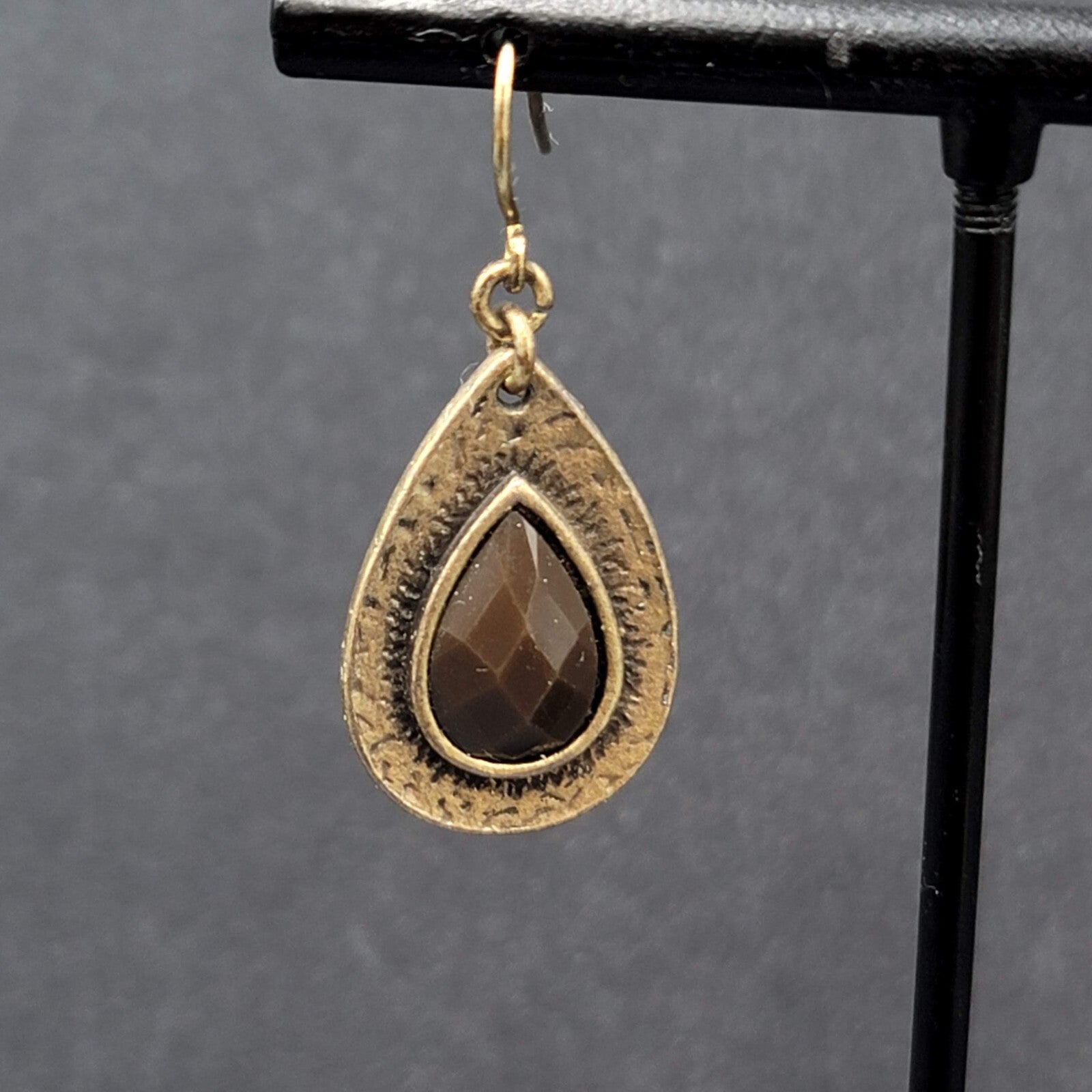 Pierced Earrings Antiqued Gold tone Teardrop Faceted Red Accent 1"