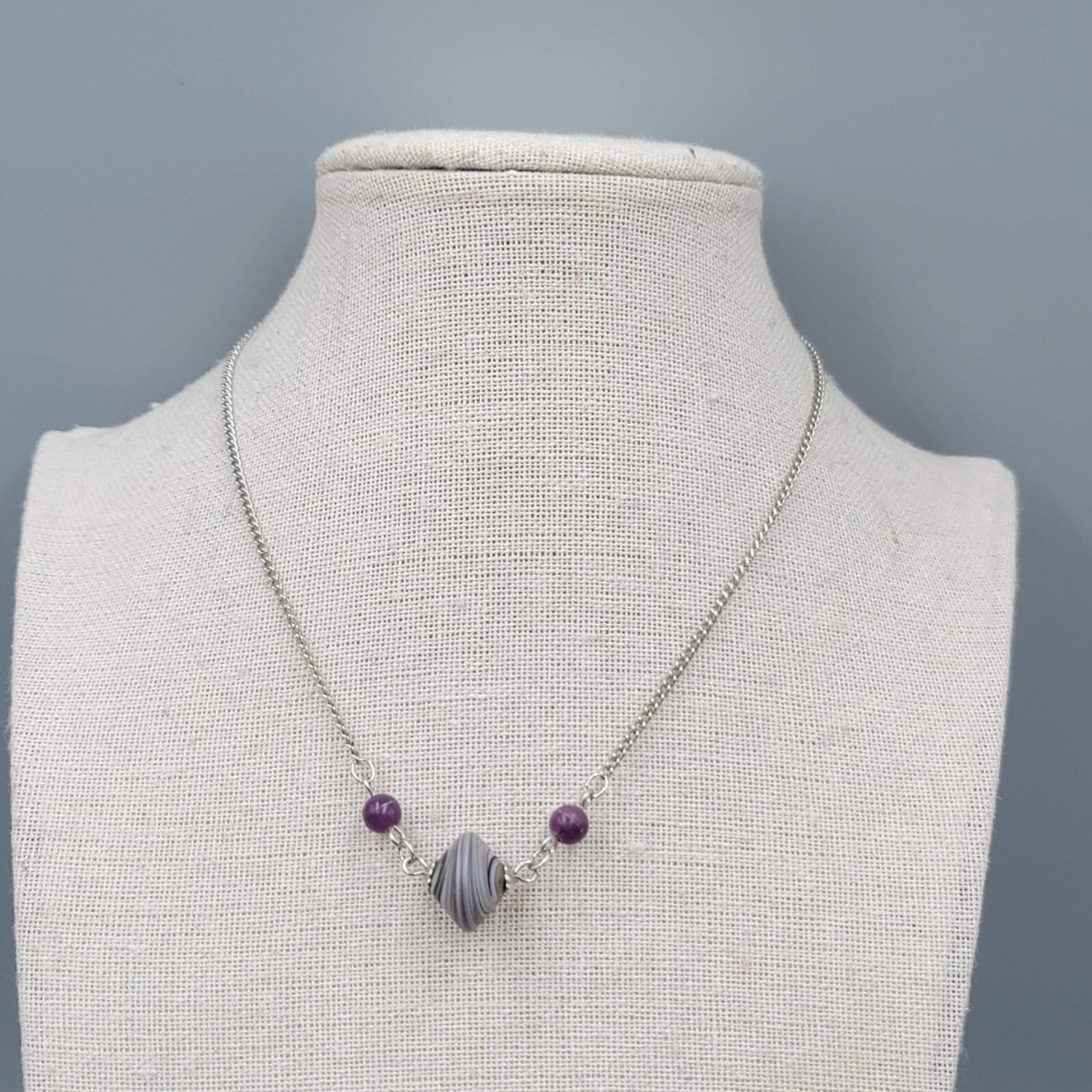 Vintage Sarah Cov Choker Necklace Silver tone Purple Gray Swirl Bead 14" 16"