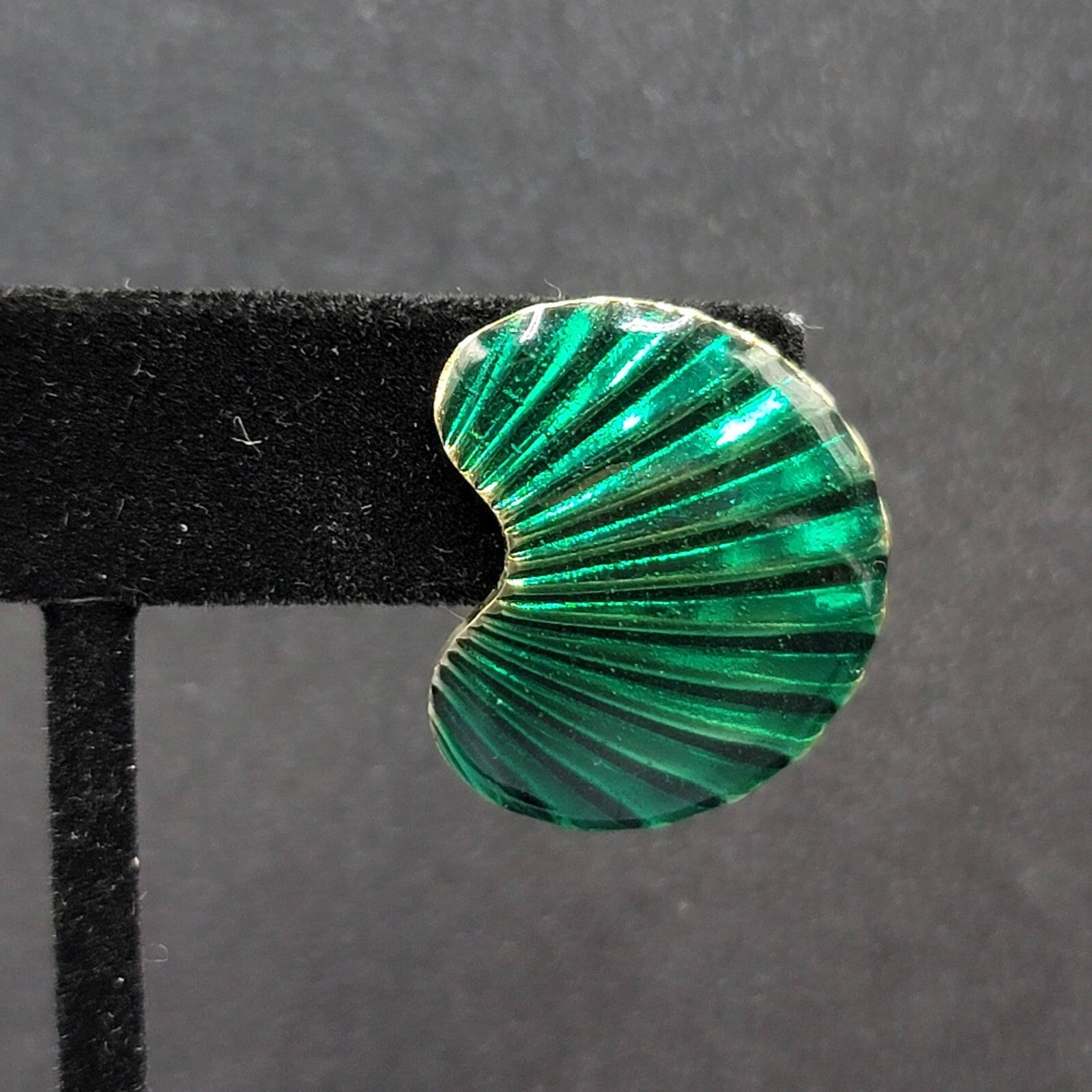 Vintage Pierced Earrings Gold tone Green Enamel Shell Design Drop 1"