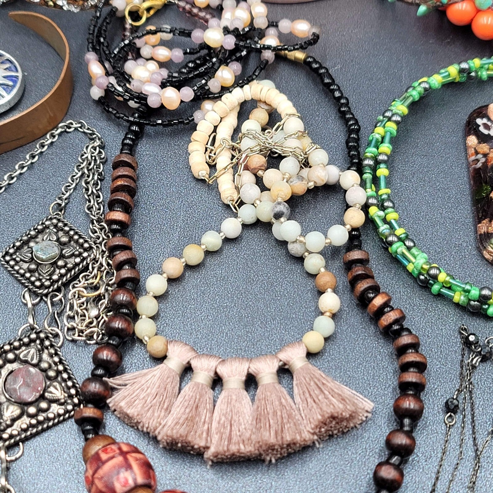 Colorful Jewelry Lot Necklaces Bracelets Pendant 48 pcs