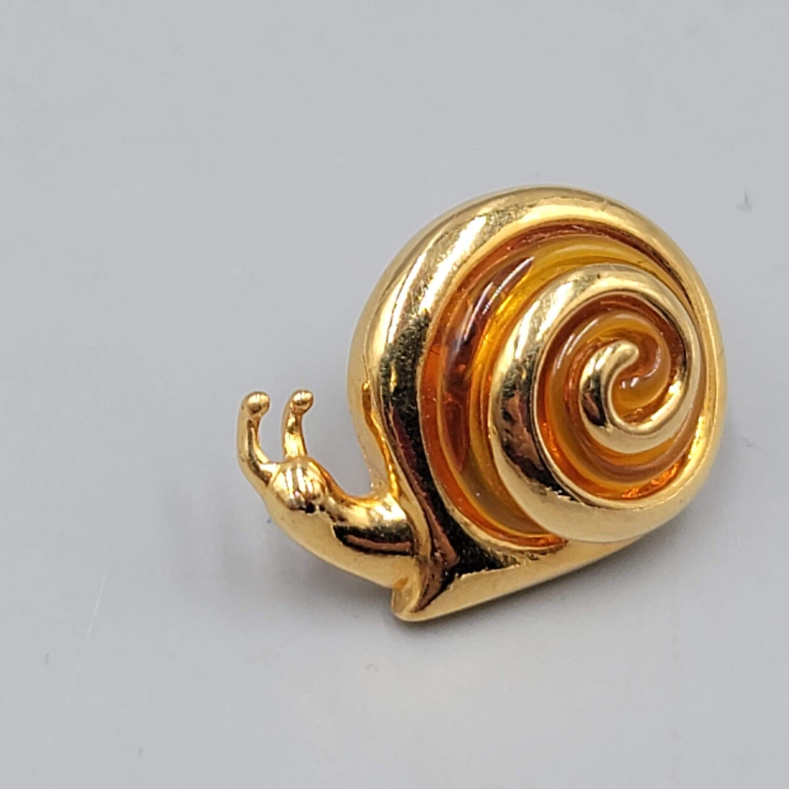 Vintage Avon Tortoise Style Brown Amber Lucite Hat Pin Tie Tack Snail Gold Tone
