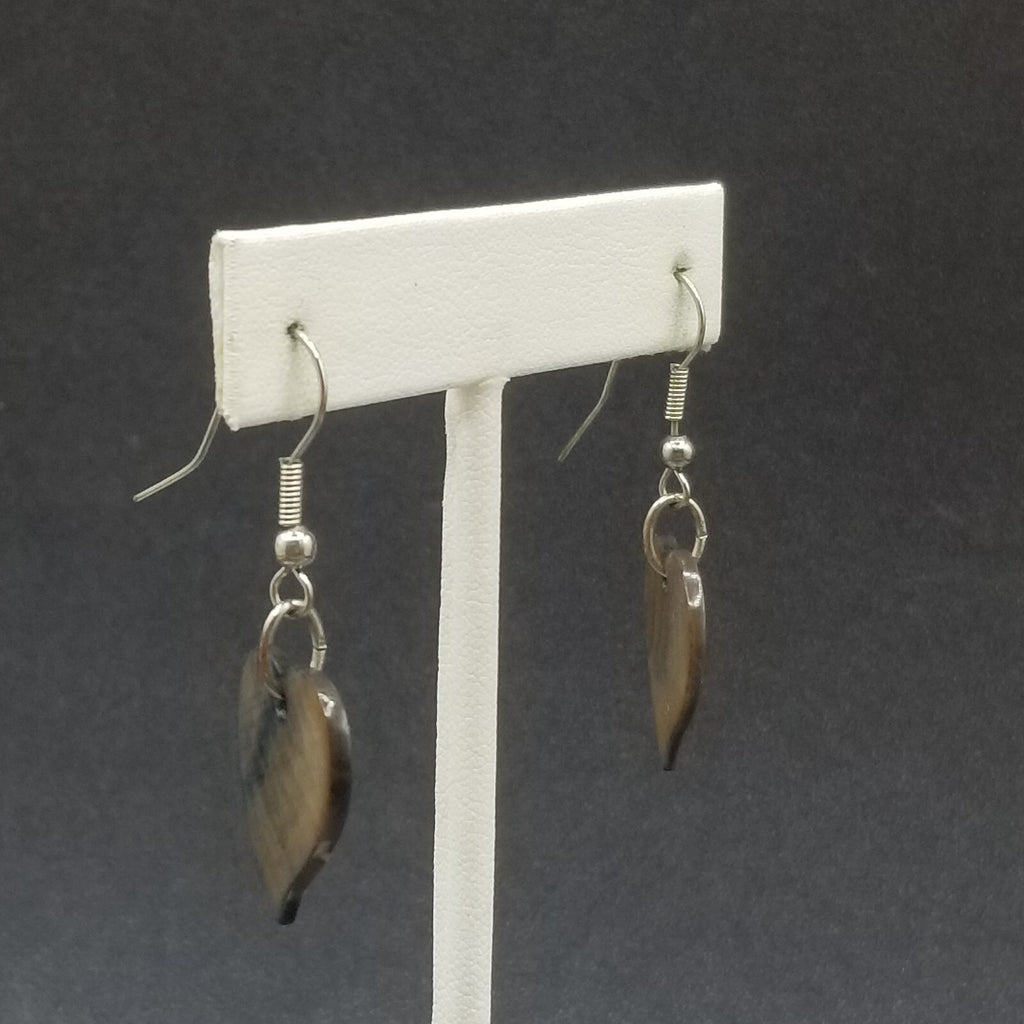Pierced Earrings Silver tone Carved Shell Heart Statement Dangle 7/8"