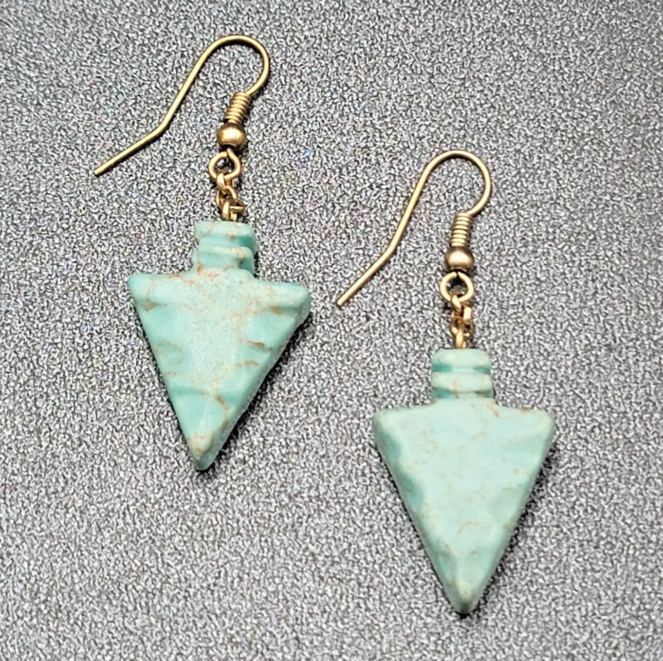 Pierced Earrings Silver tone Blue Stone Arrow Dangle 1"