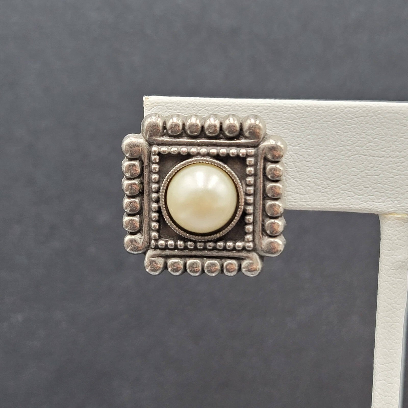 Pierced Earrings Embossed Square White Center 3/4"