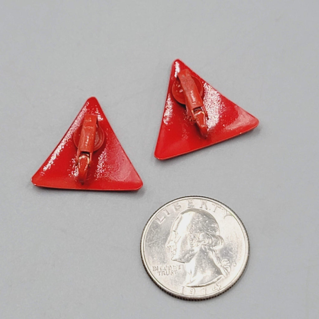 Vintage Triangle Clip on Earrings Red Enamel Hammered Metal 7/8'