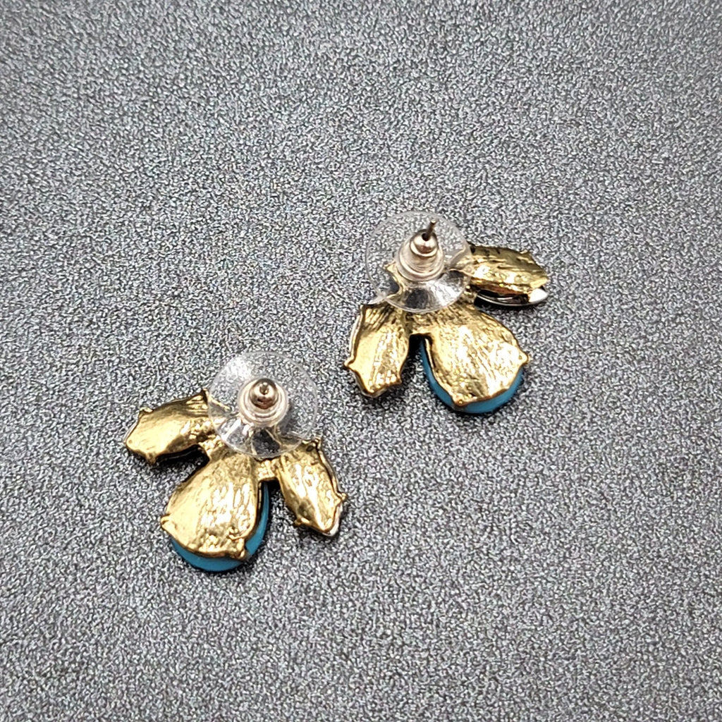 Pierced Earrings Blue Acrylic Bee Flower Design Drop 3/4"