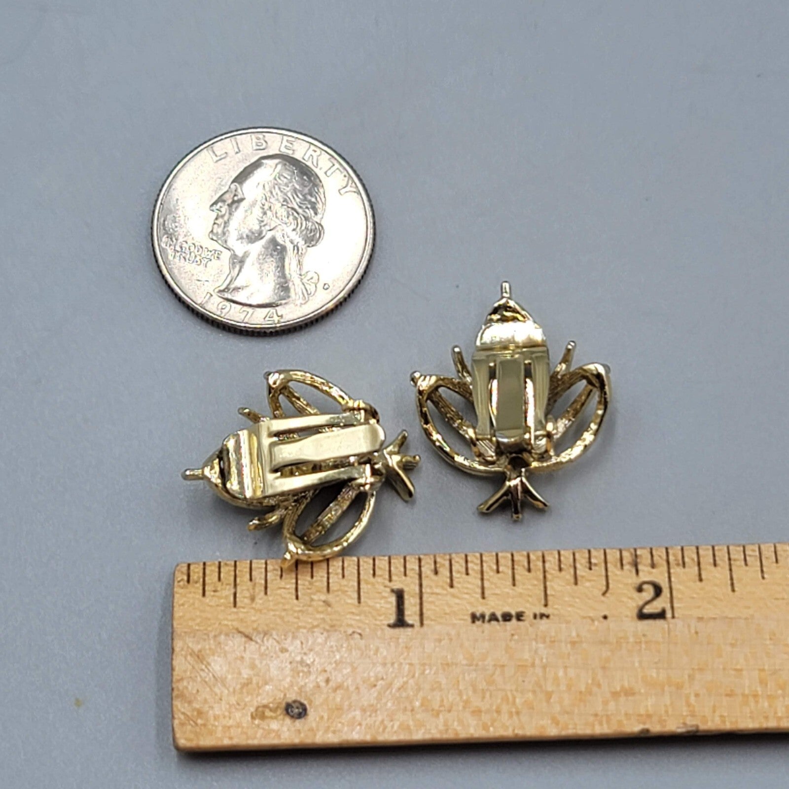 Vintage Open Work Leaf Clip on Earrings Gold tone Drop 1"