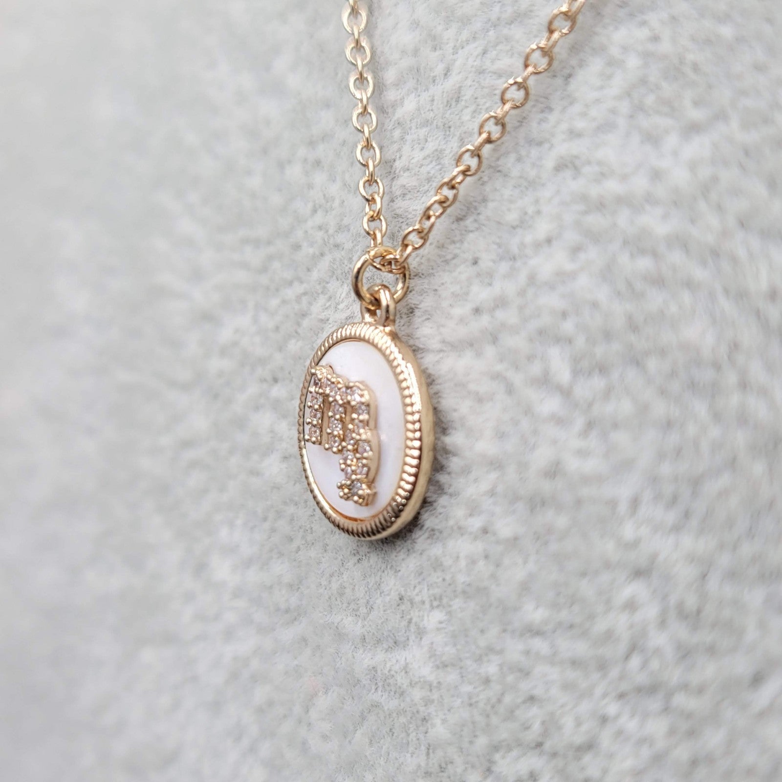 Scorpio Zodiac Necklace Mother of Pearl Gold tone Pendant 18" 20" 22"