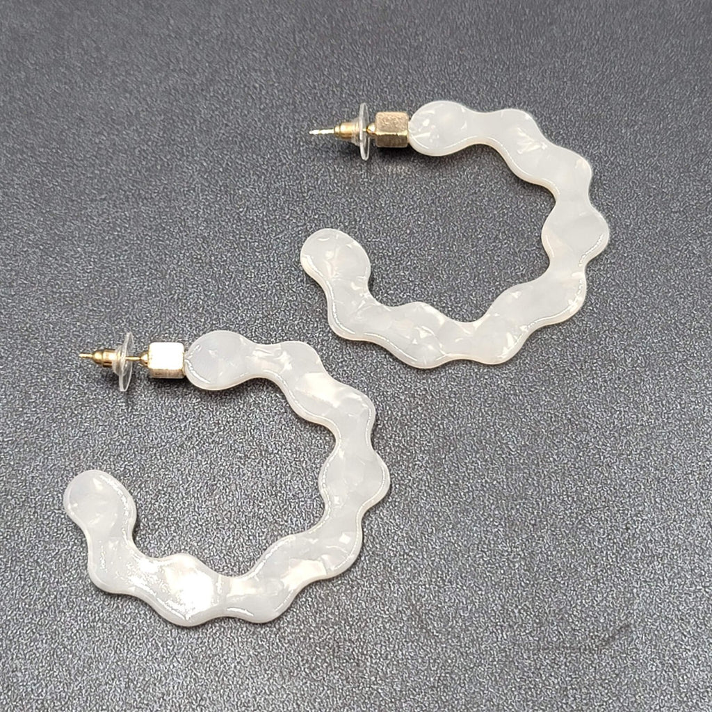 Pierced Earrings Pearloid White Resin Wavy Hoops 2"