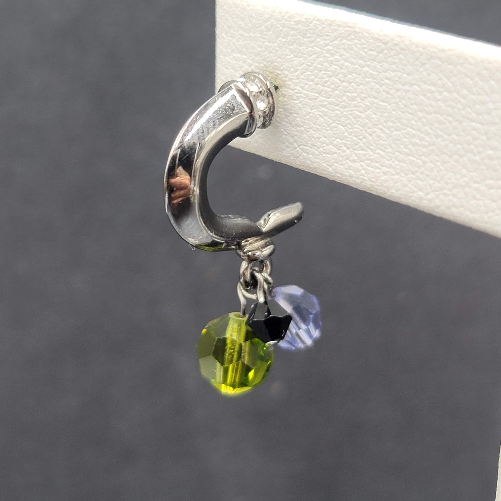 Pierced Earrings Black Metal Green Purple Faceted Bead Dangle Hoops 1"