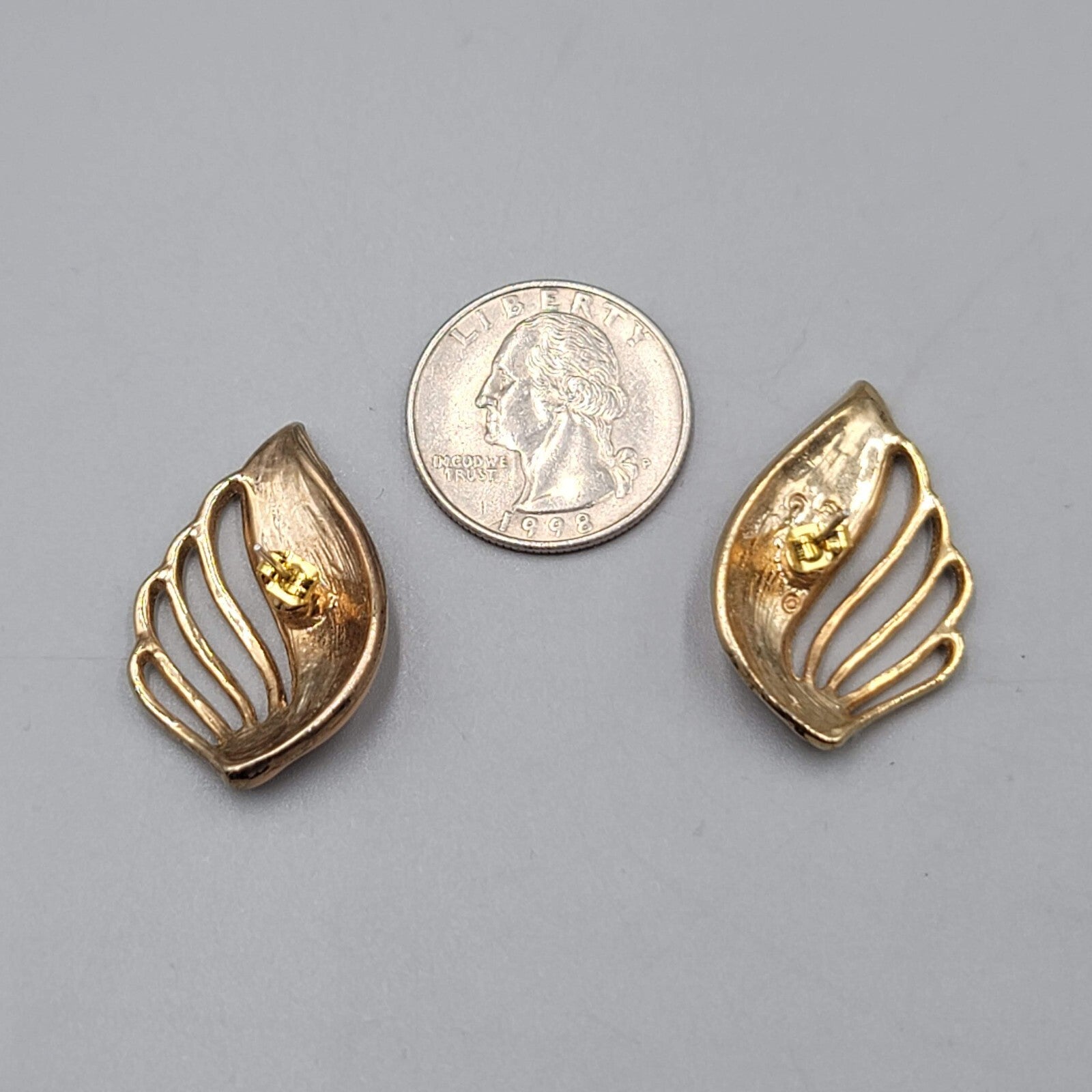 Vintage Pierced Earrings Peach Enamel Gold tone Climber Fan 1.25"
