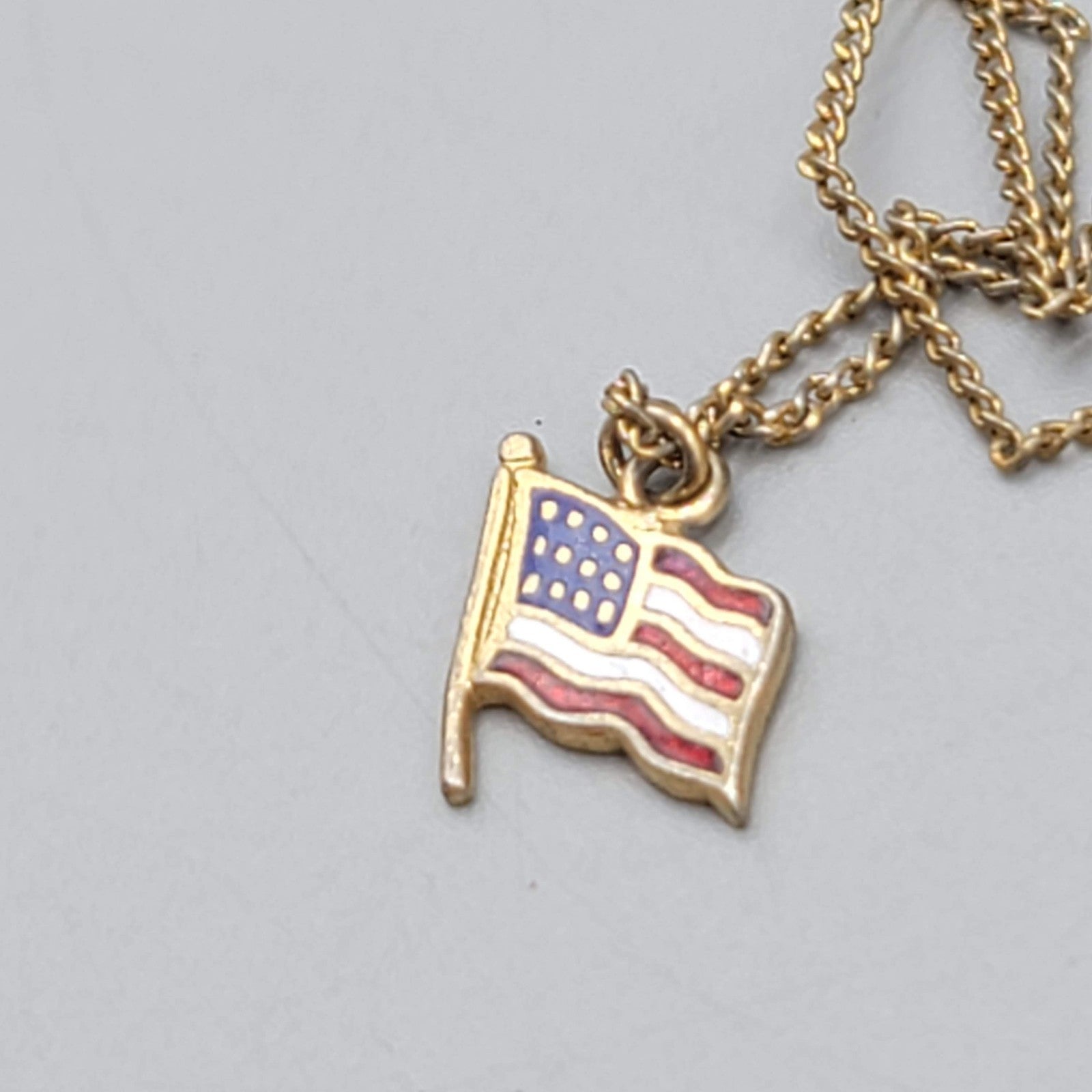 Vintage Enamel American Flag Necklace Gold tone Estate Costume Jewelry 18"