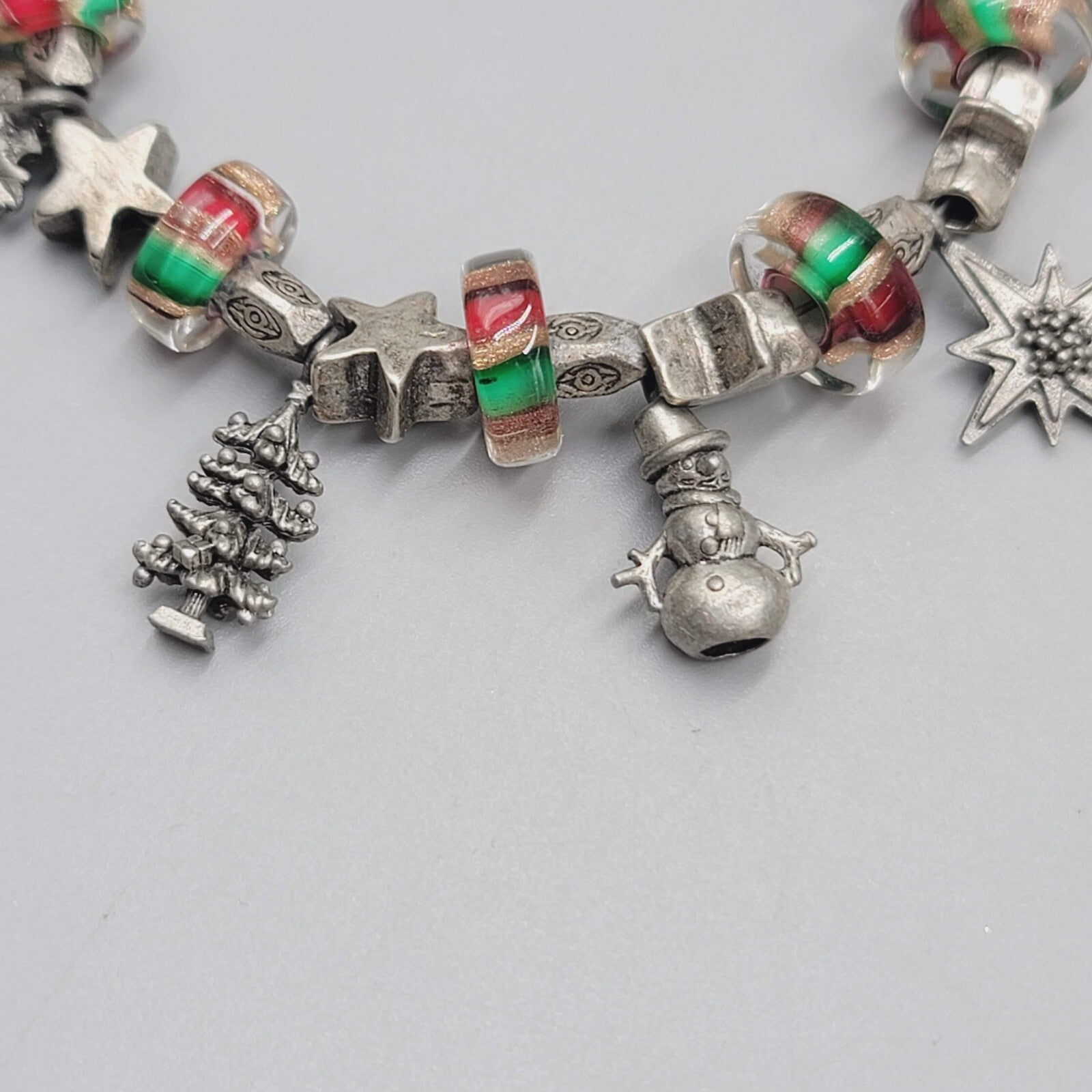 Christmas Charm Bracelet Gray Metal Toggle Closure Red Green Glass Beads 6.5"