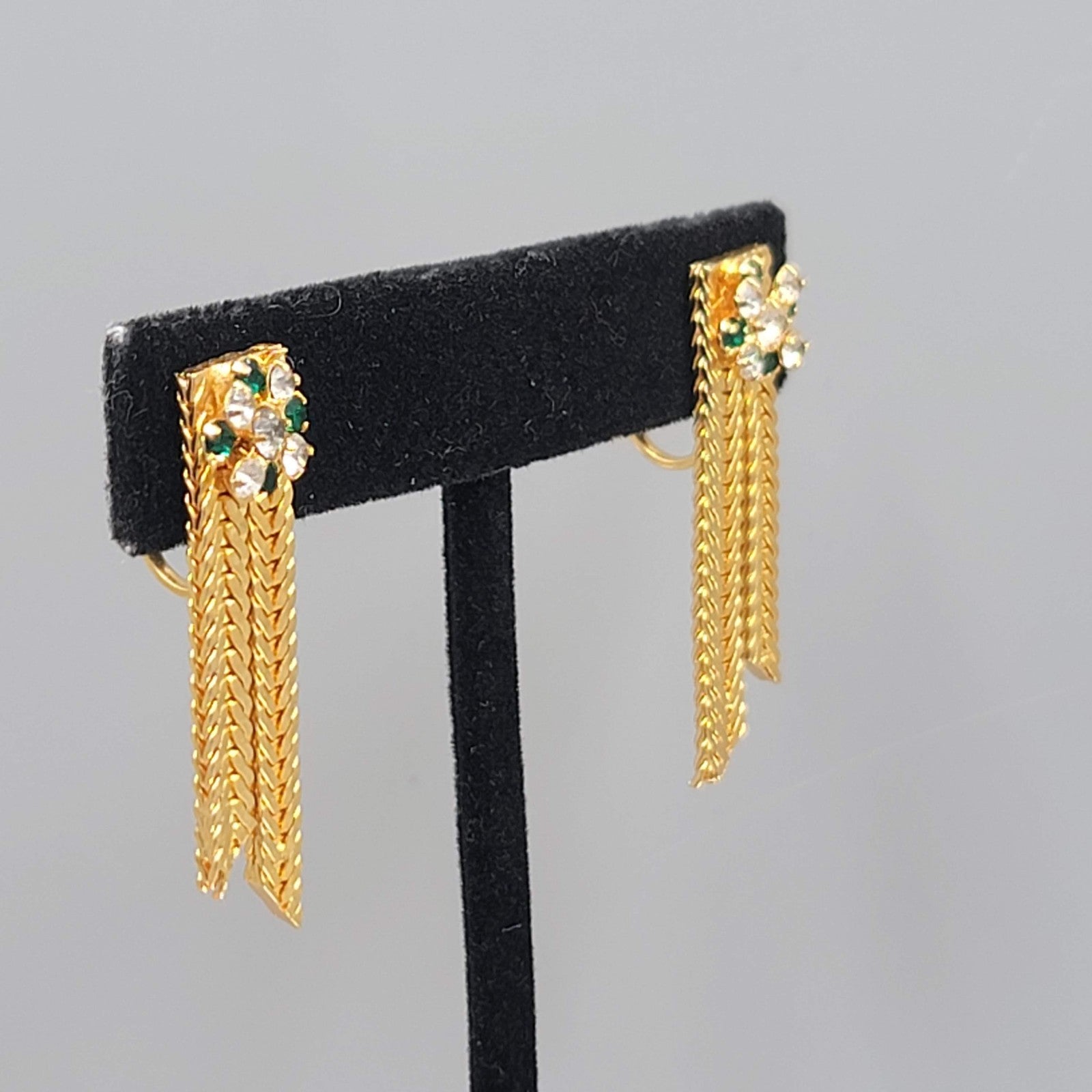 Vintage Green Rhinestone Clip on Earrings Gold tone Herringbone Dangle 1.5 in