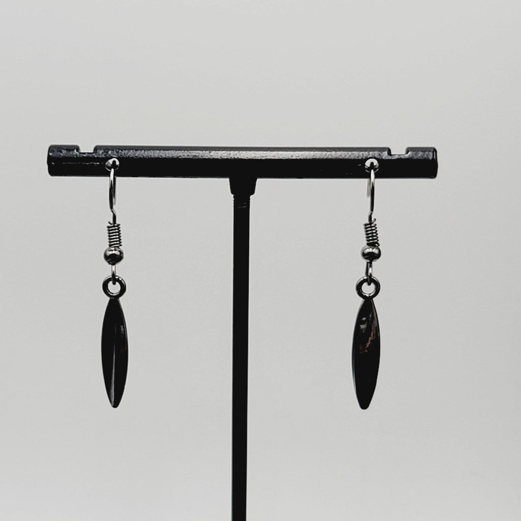 Pierced Earrings Black Metal Minimalist Dangle 7/8"