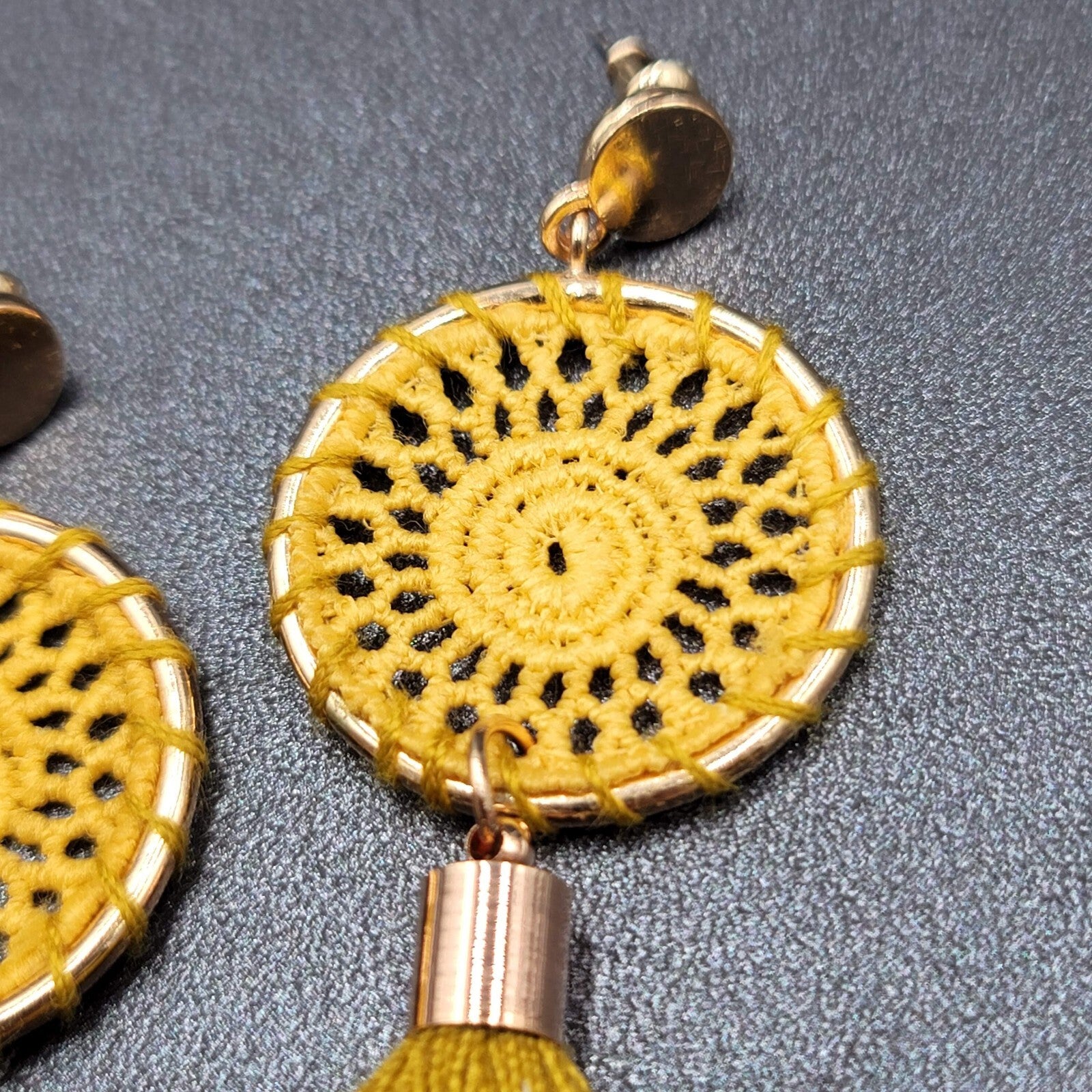 Boho Pierced Earrings Gold tone Yellow String Medallion Tassel 2.75"
