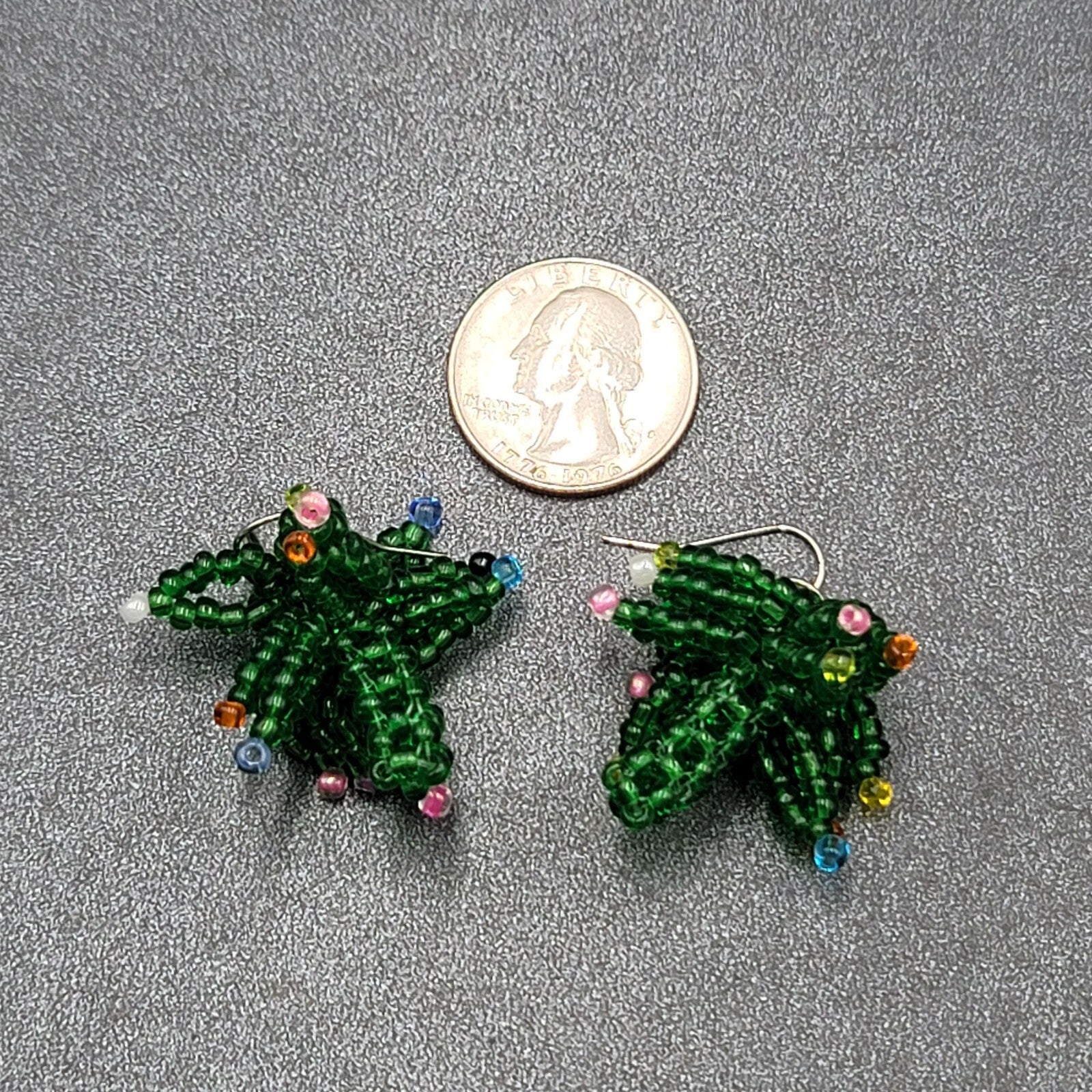 Vintage Pierced Earrings Seed Bead Christmas Palm Trees Dangle  1.25"