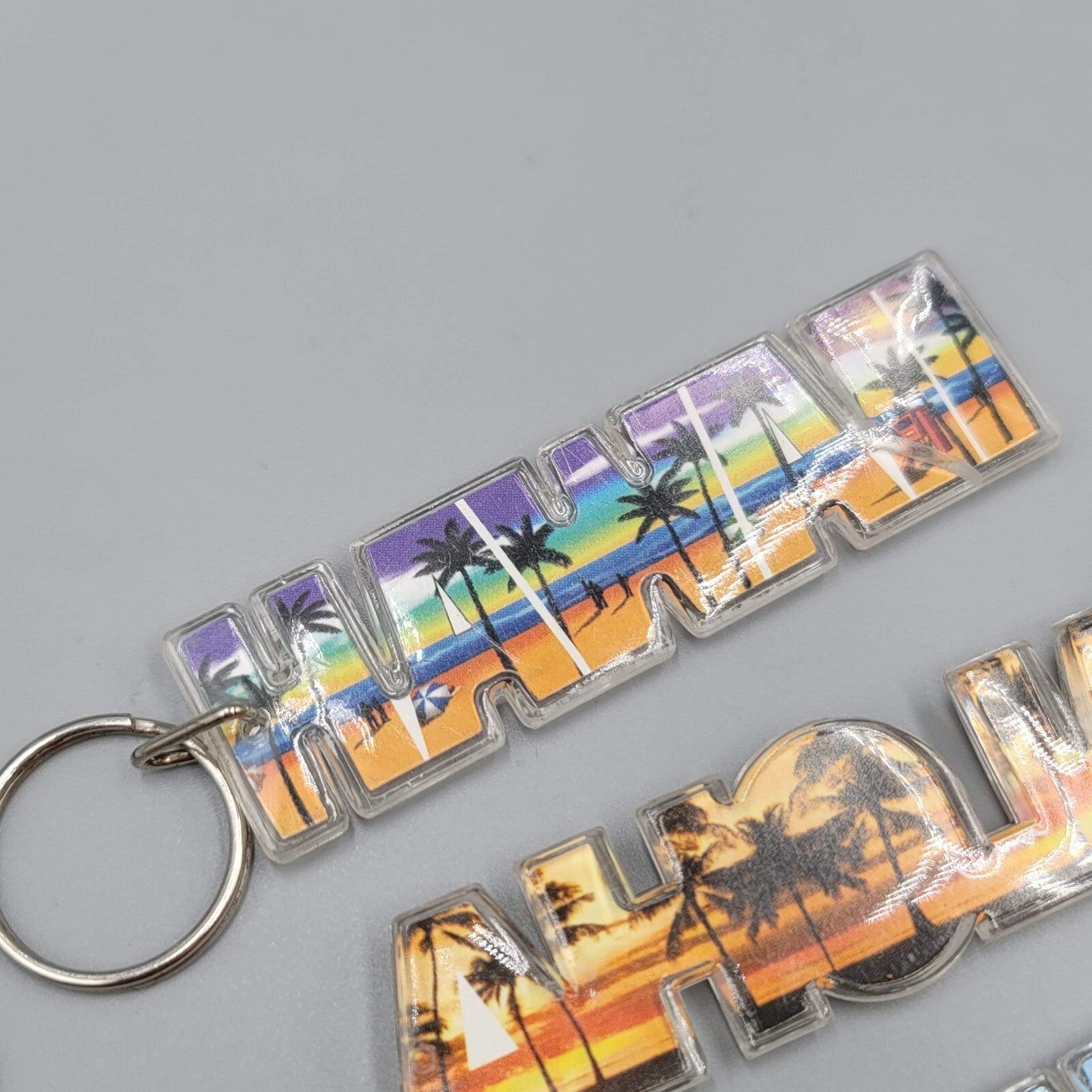 Lot of 4 Hawaii Hawaiian Souvenir Acrylic Assorted Keychain Keyring Pre-owned