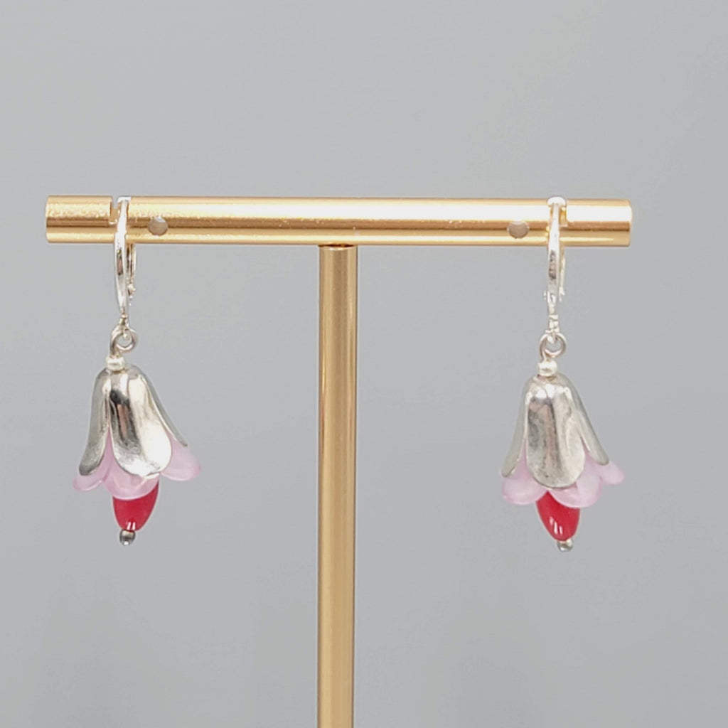 Red Pink Drop Flower Pierced Earrings Silver tone Dangle 7/8"