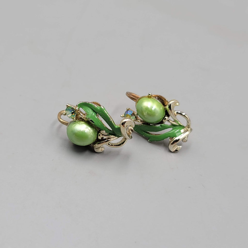 Vintage Faux Green Pearl Rhinestone Clip on Earrings Gold tone Screw Back 7/8"