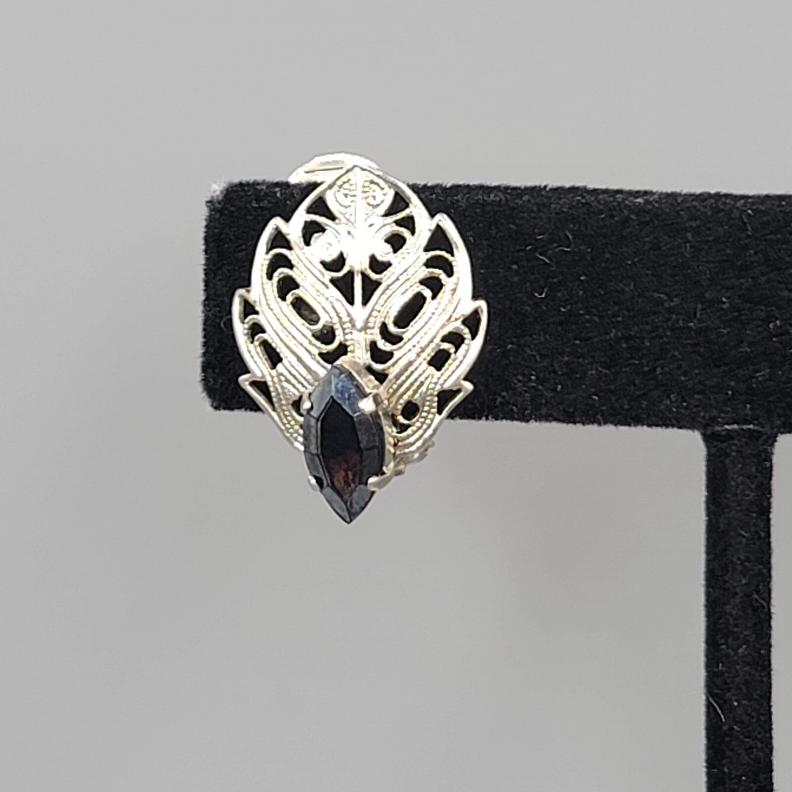 Vintage Filigree Black Rhinestone Clip on Earrings Silver tone 3/4"