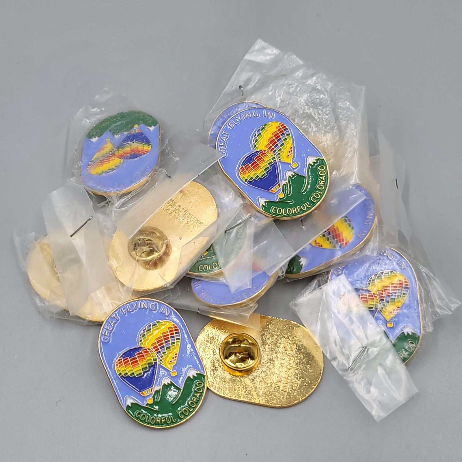 HOT AIR BALLOON Lot of 12 Great Flying in Colorful Colorado Lapel Hat Pin NOS