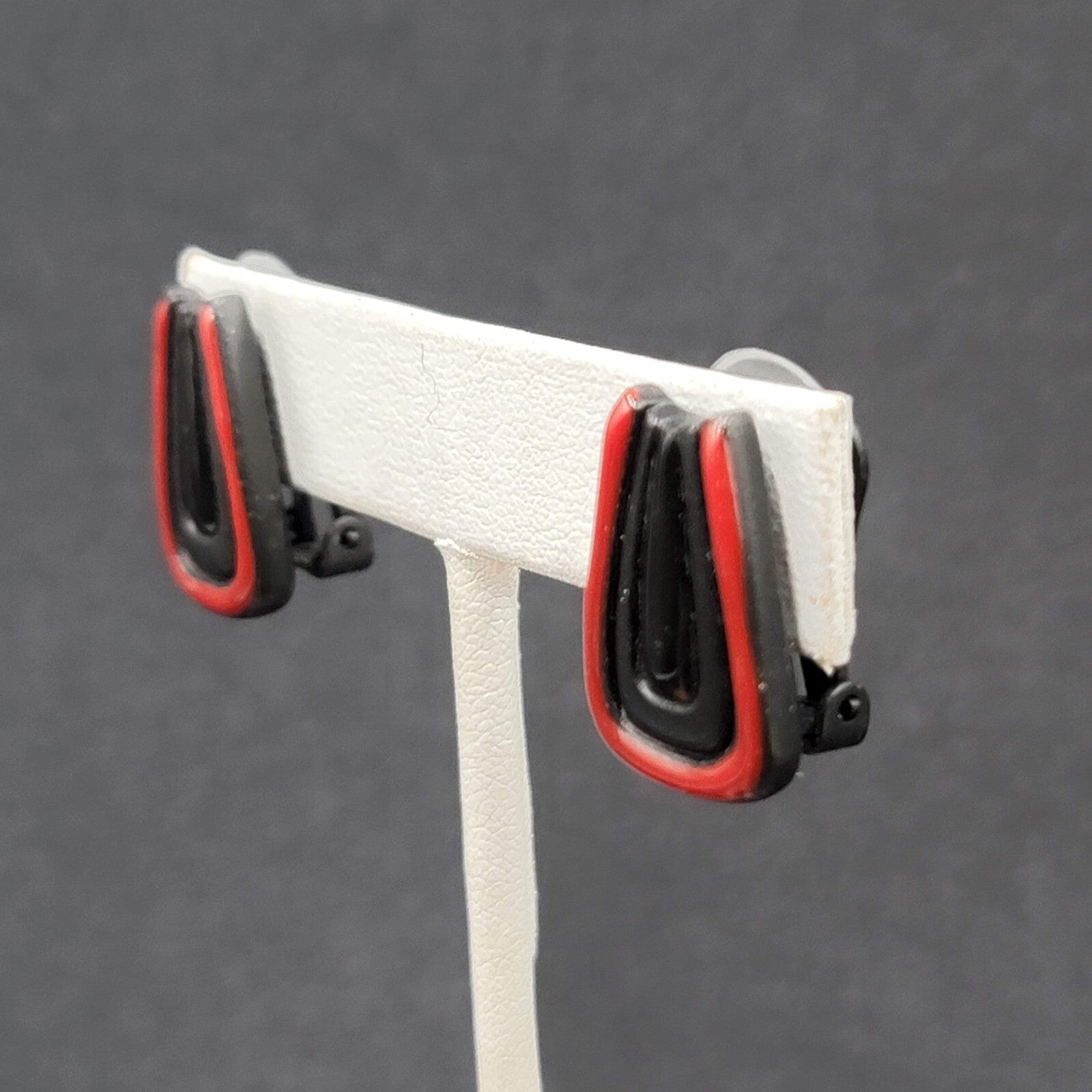 Chicos Clip on Earrings Red Black Enamel Studs 3/4"