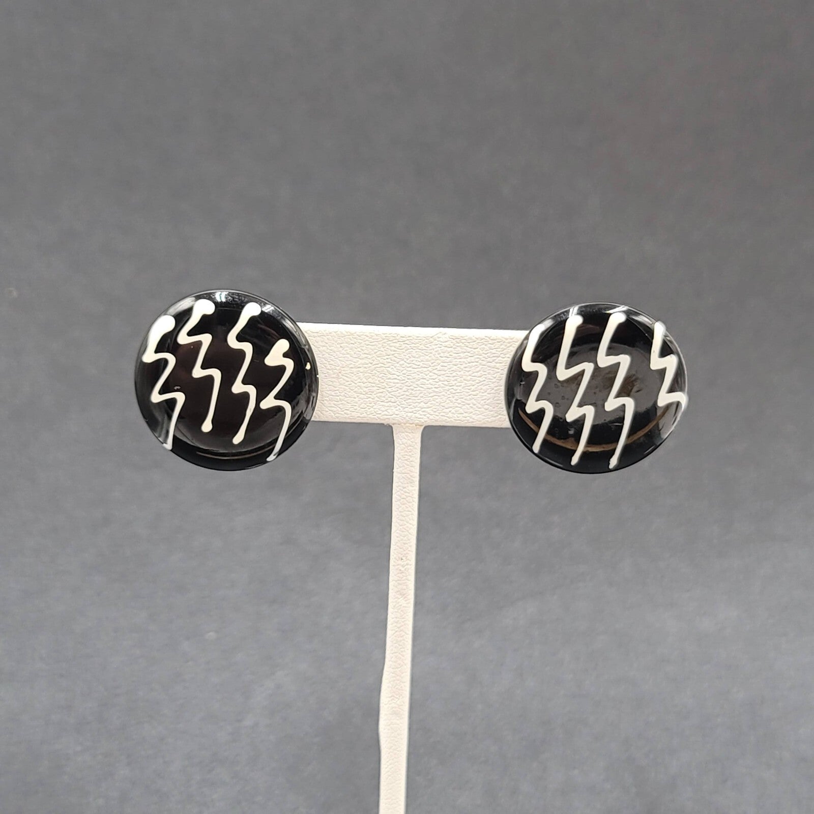 Vintage 1980s Pierced Earrings Black White Enamel over Metal Discs 1"