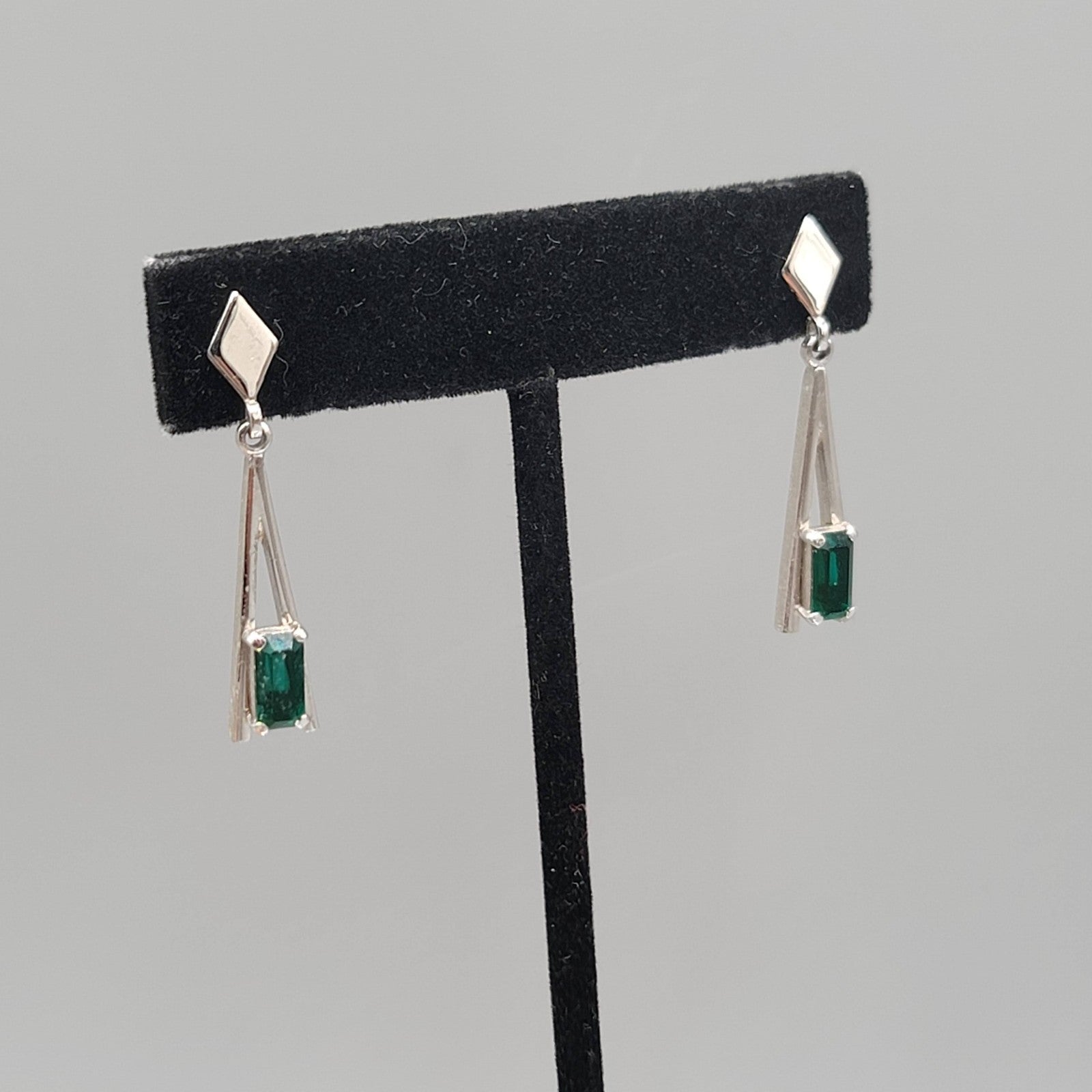 Vintage Avon Pierced Earrings Green Stone Silver tone Dangle  1.5 in