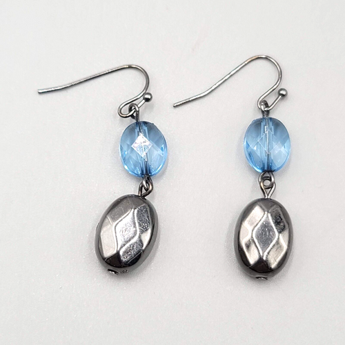 Blue Black Faceted Beads Pierced Earrings Black Metal Dangle 1.25"