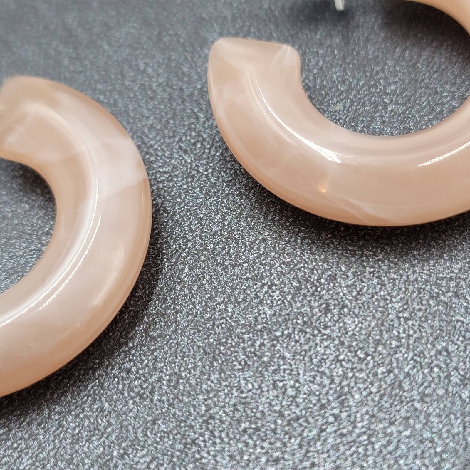 Pierced Earrings Lightweight Acrylic Marbled Round Hoops 1.25"