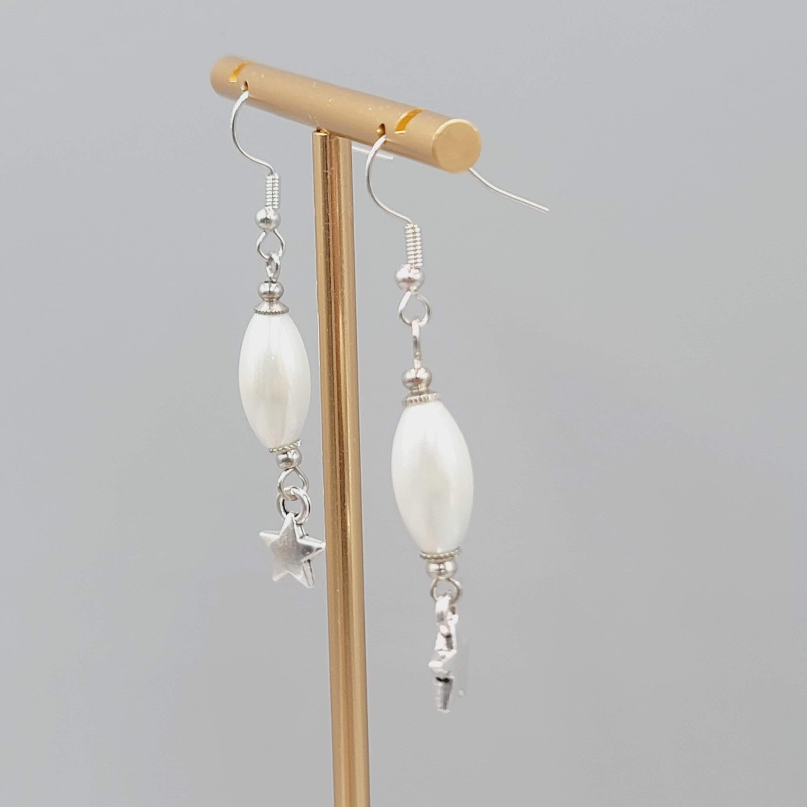 White Satin Finish Bead Star Pierced Earrings Silver tone Dangle 1.5"