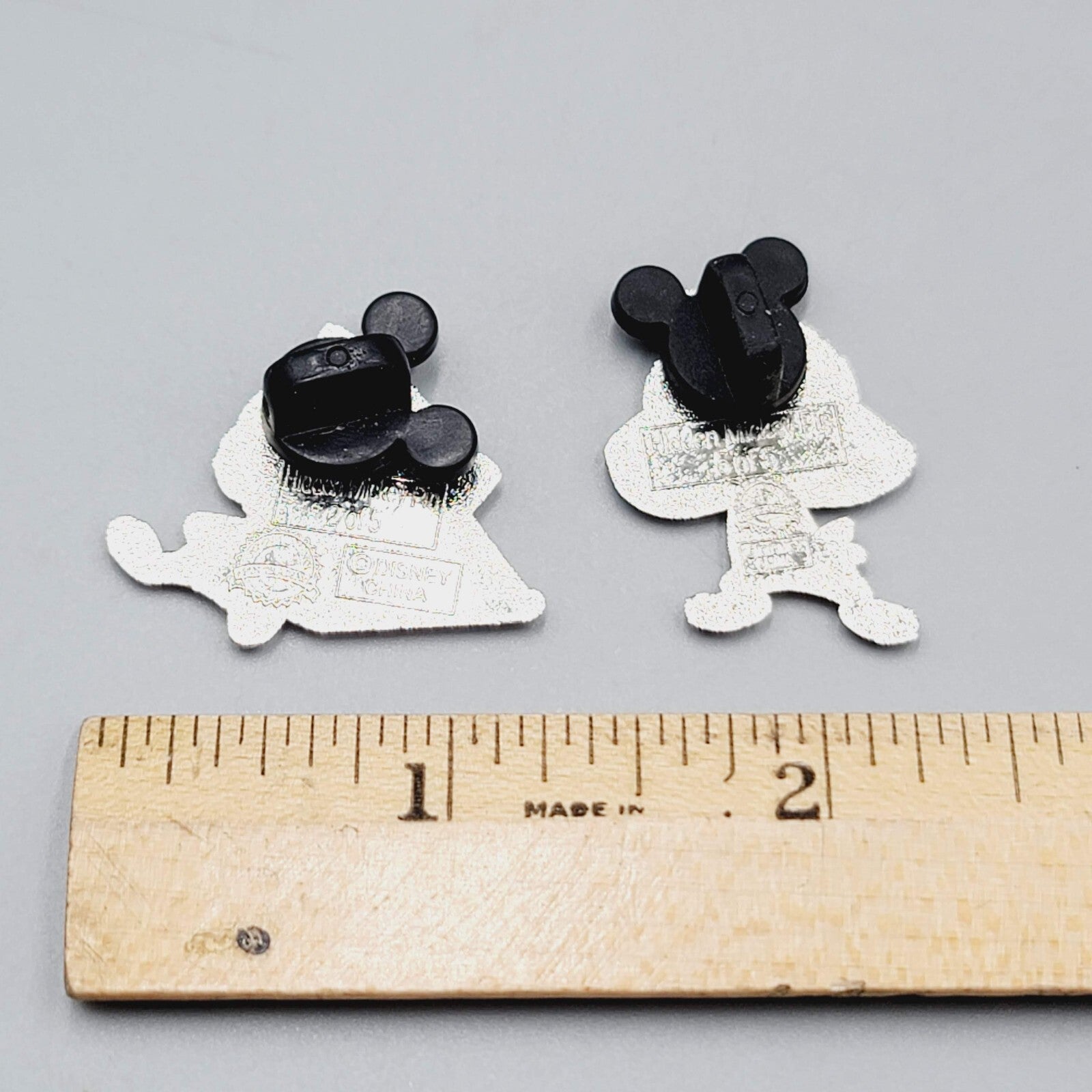 Disney Pin Hidden Mickey Orange Bird Lounging Frustrated Lot of 2