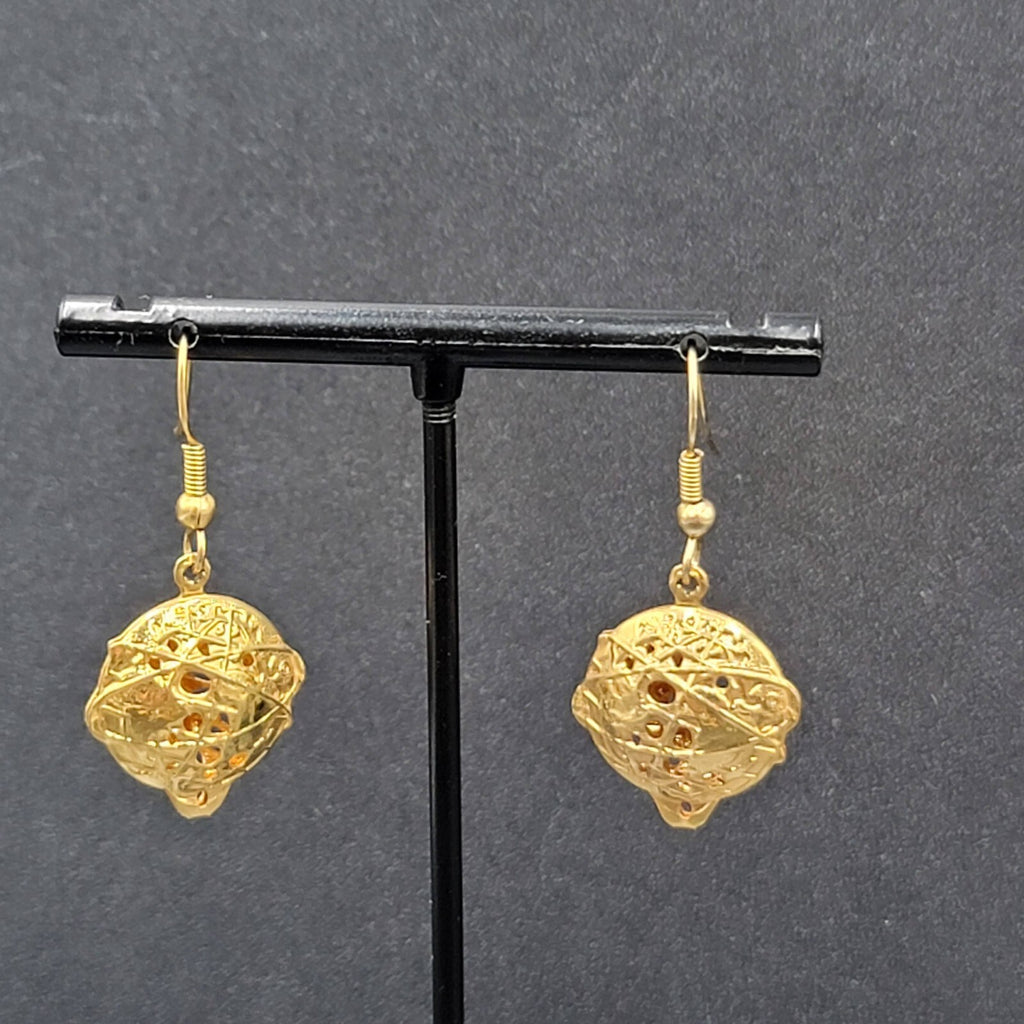 Vintage Pierced Earrings Gold Plated Globe Artistic Dangle 7/8"