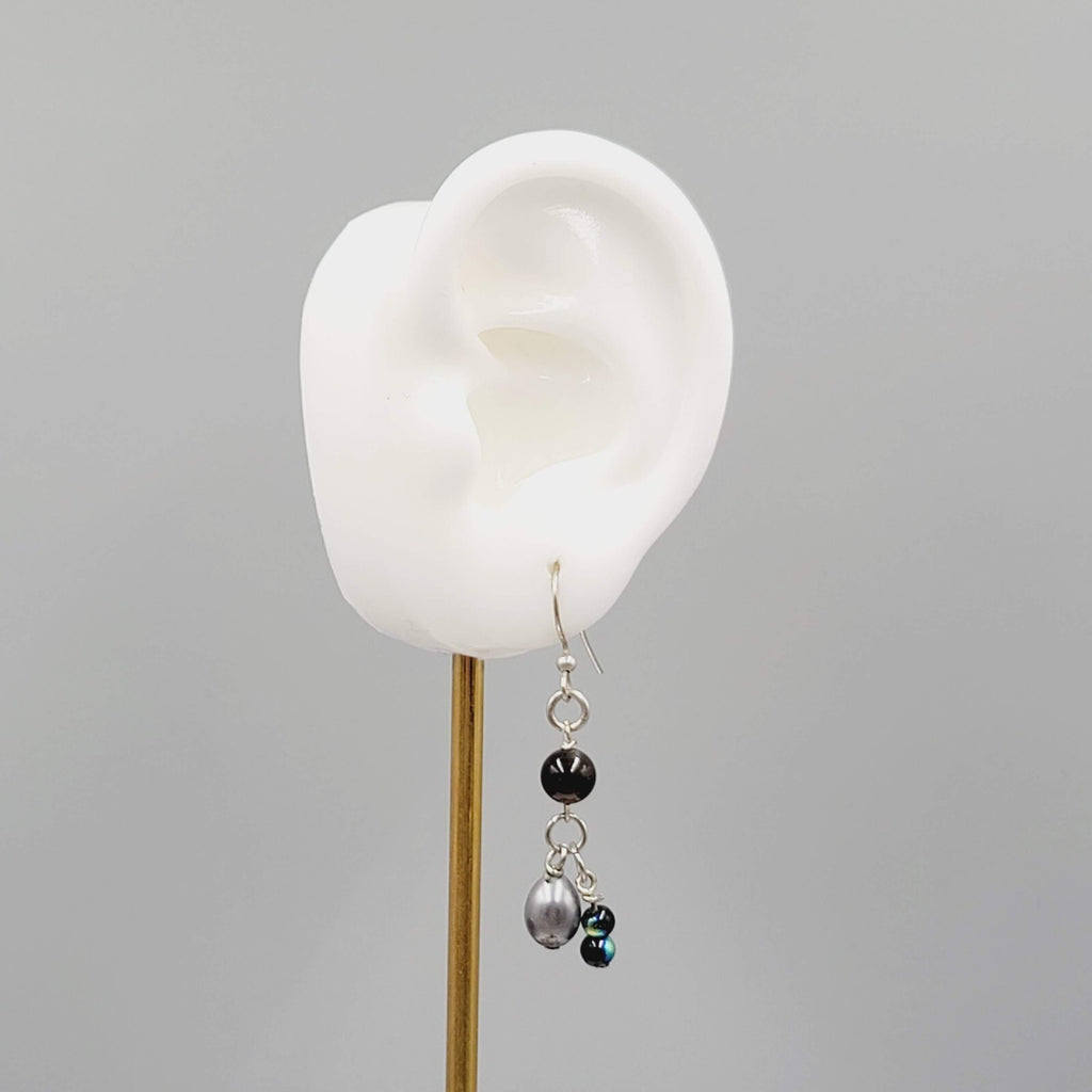 Glass Bead and Pearl Pierced Earrings Silver tone Dangle 1.25"