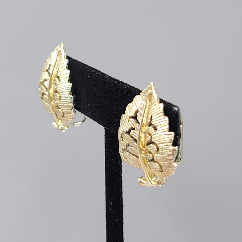Vintage Aspen Leaf Clip on Earrings Light Gold tone 1"