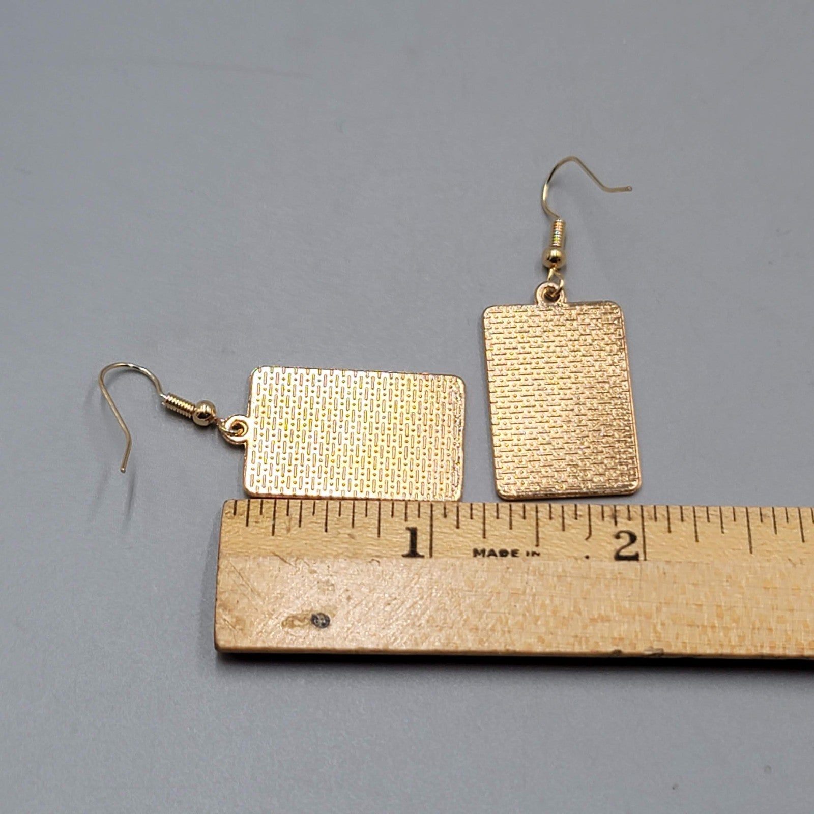 Kitty Cat in the Sun Enamel Pierced Earrings Gold tone Dangle 1 1/8"