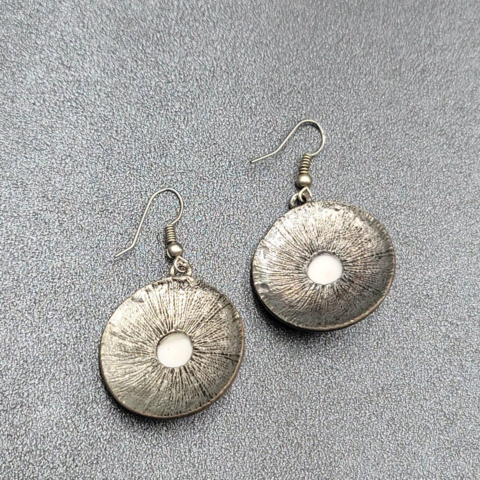 Pierced Earrings Silver tone Medallion Dangle White Center Accent  1"